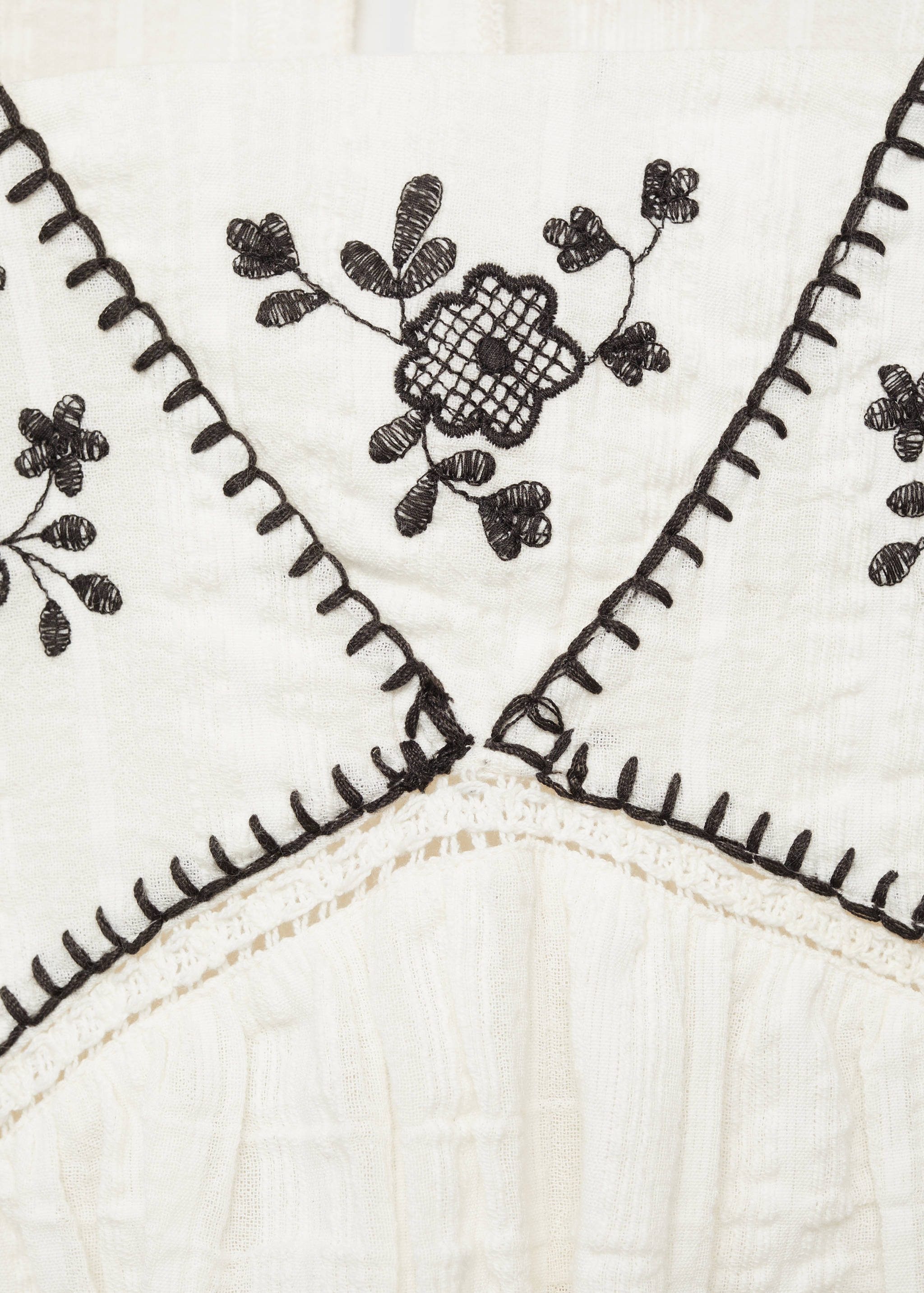 Embroidered details blouse - Details of the article 8