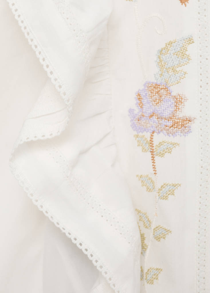 Floral embroidered blouse — White
