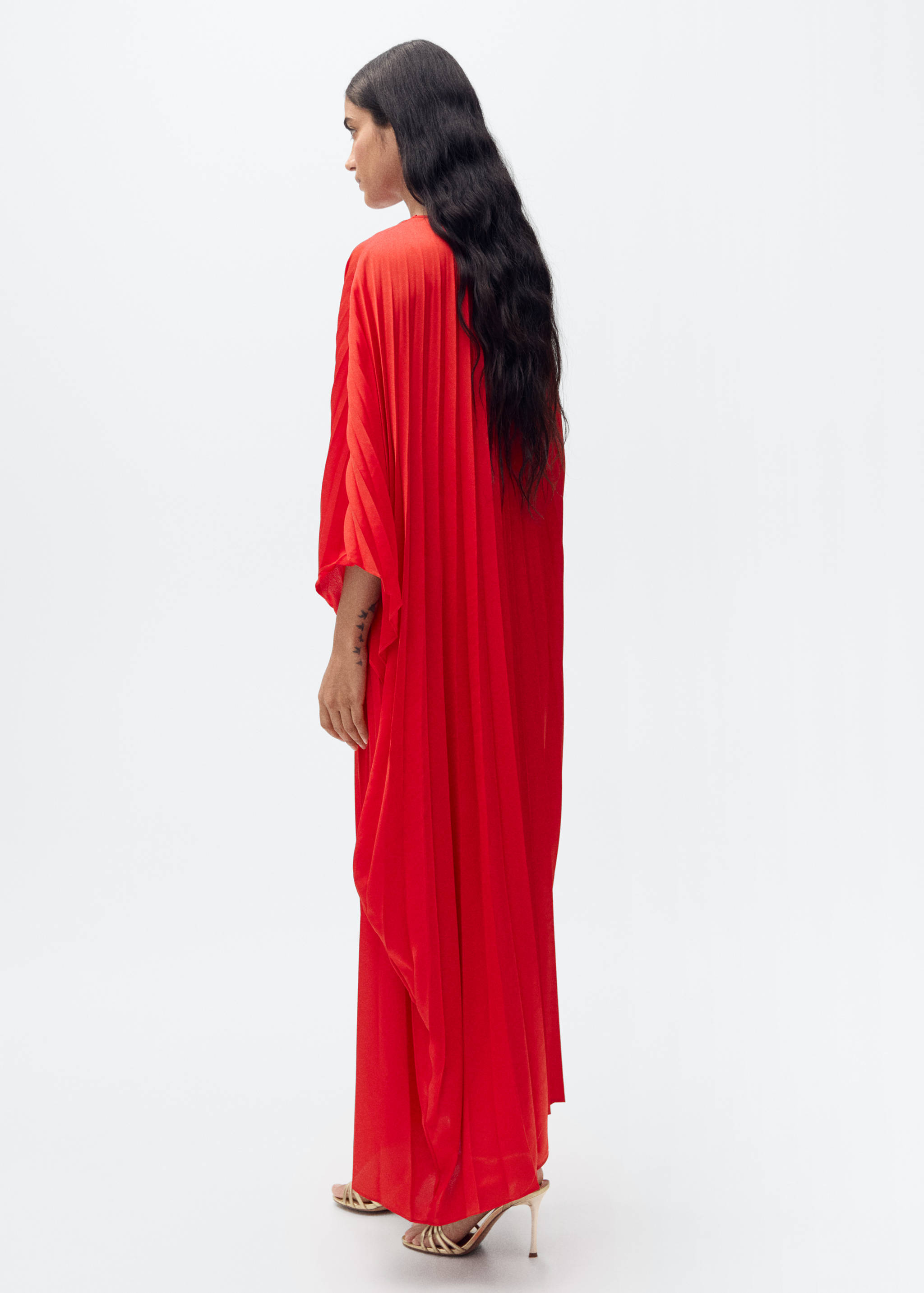 Pleated three-quarter sleeve dress - Reverse of the article
