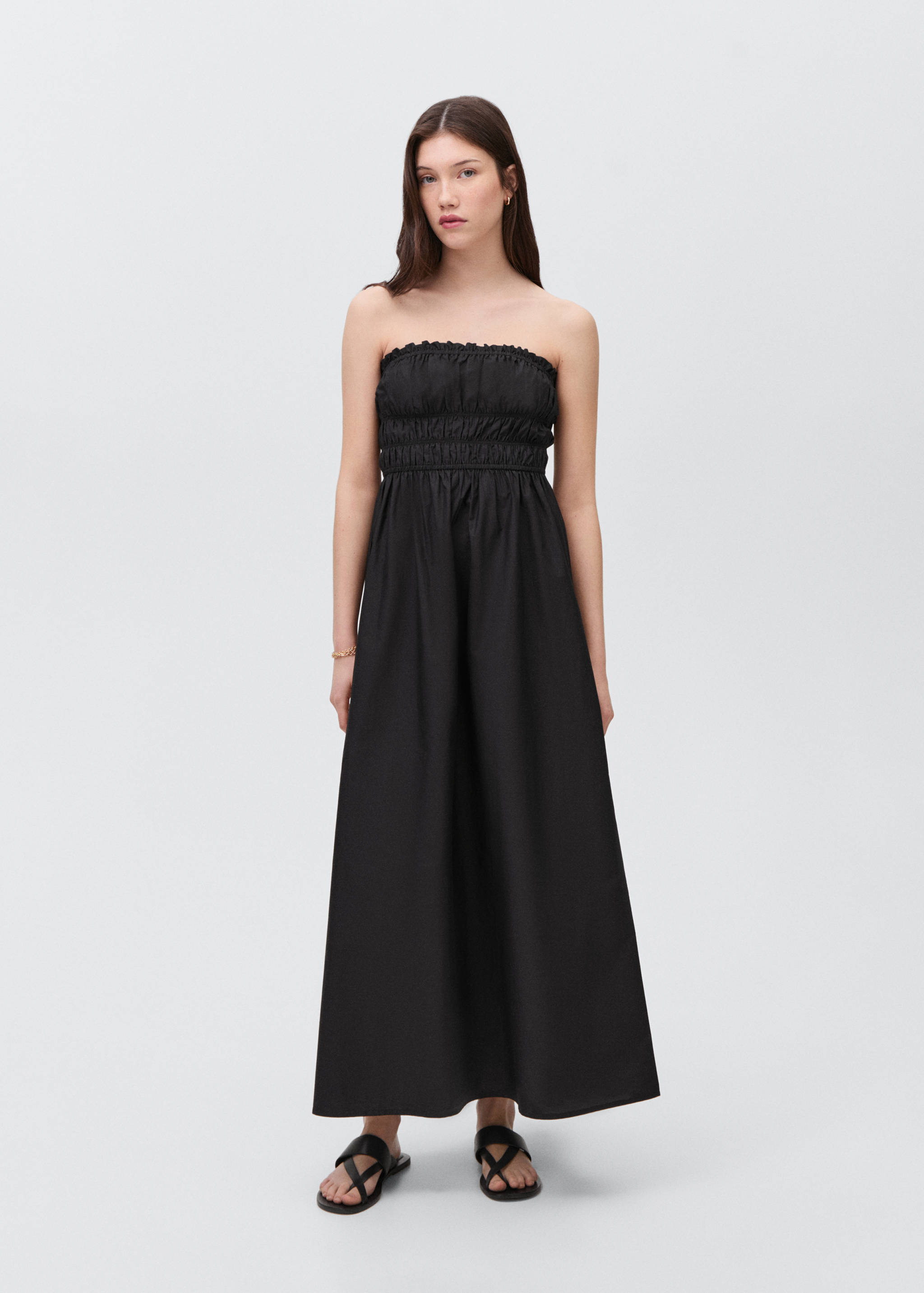 Flared dress with ruffled hem - General plane