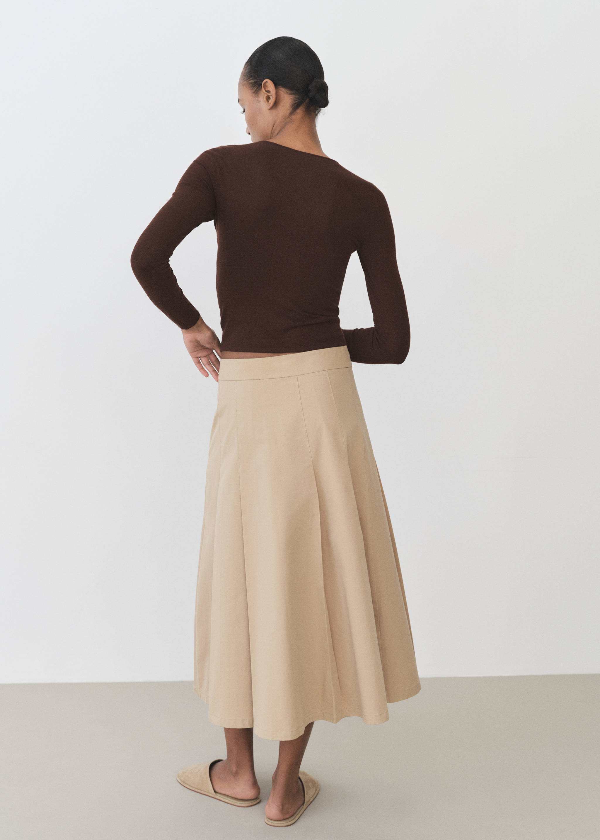 Fine-knit fitted sweater - Reverse of the article