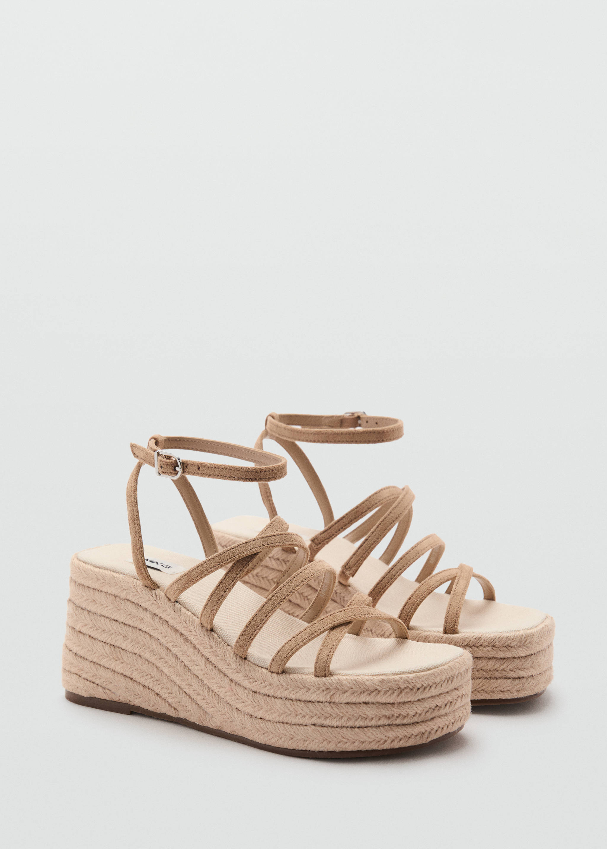 Sandalia tiras plataforma - Plano medio