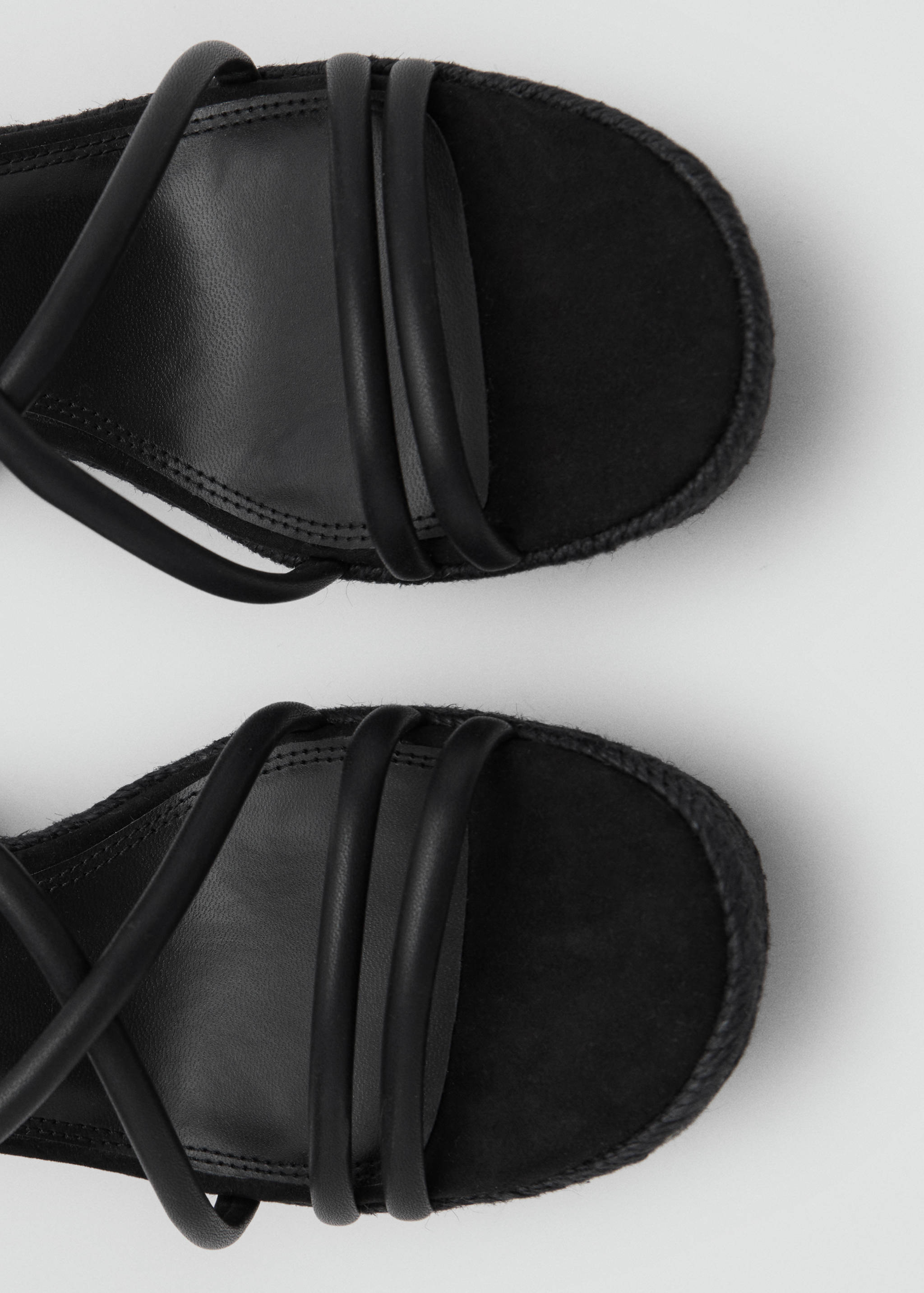 Heeled esparto sandal with straps - Details of the article 1