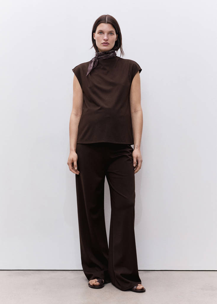 Maternity top with draped neck — Chocolate