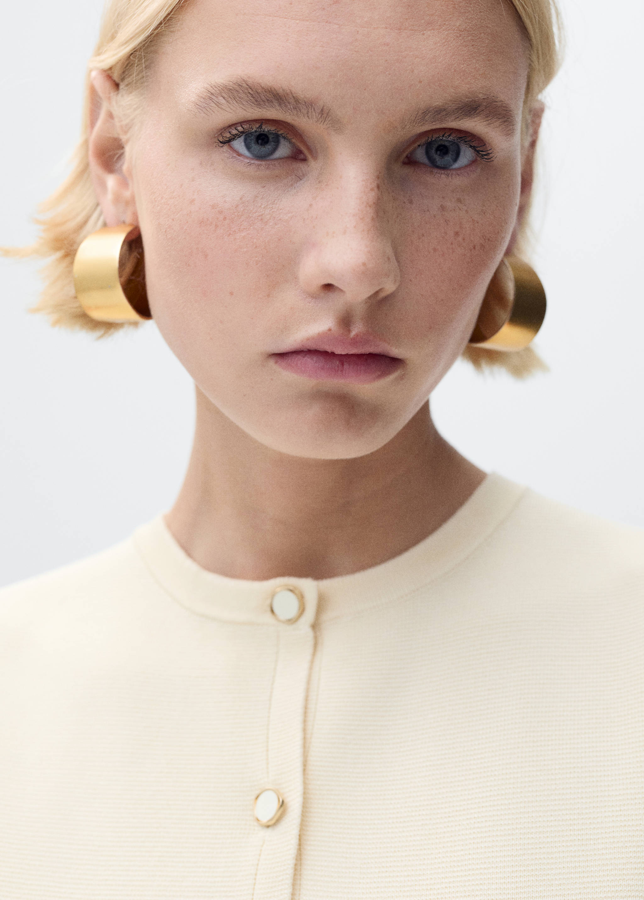 Colete de malha fina com botões - Pormenor do artigo 1