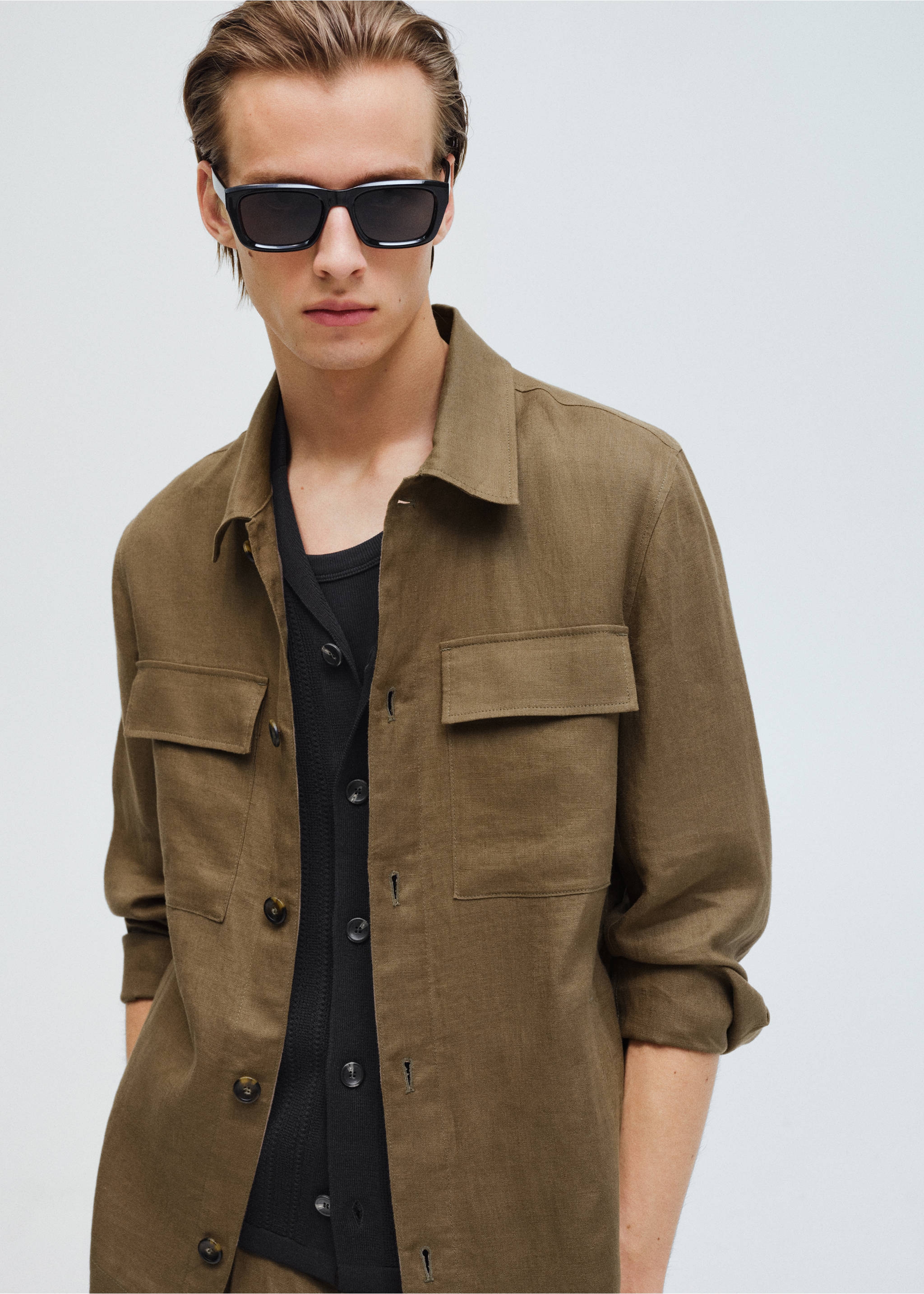 100% linen overshirt with pockets - Details of the article 3, Khaki. Ref: 87015922-00.