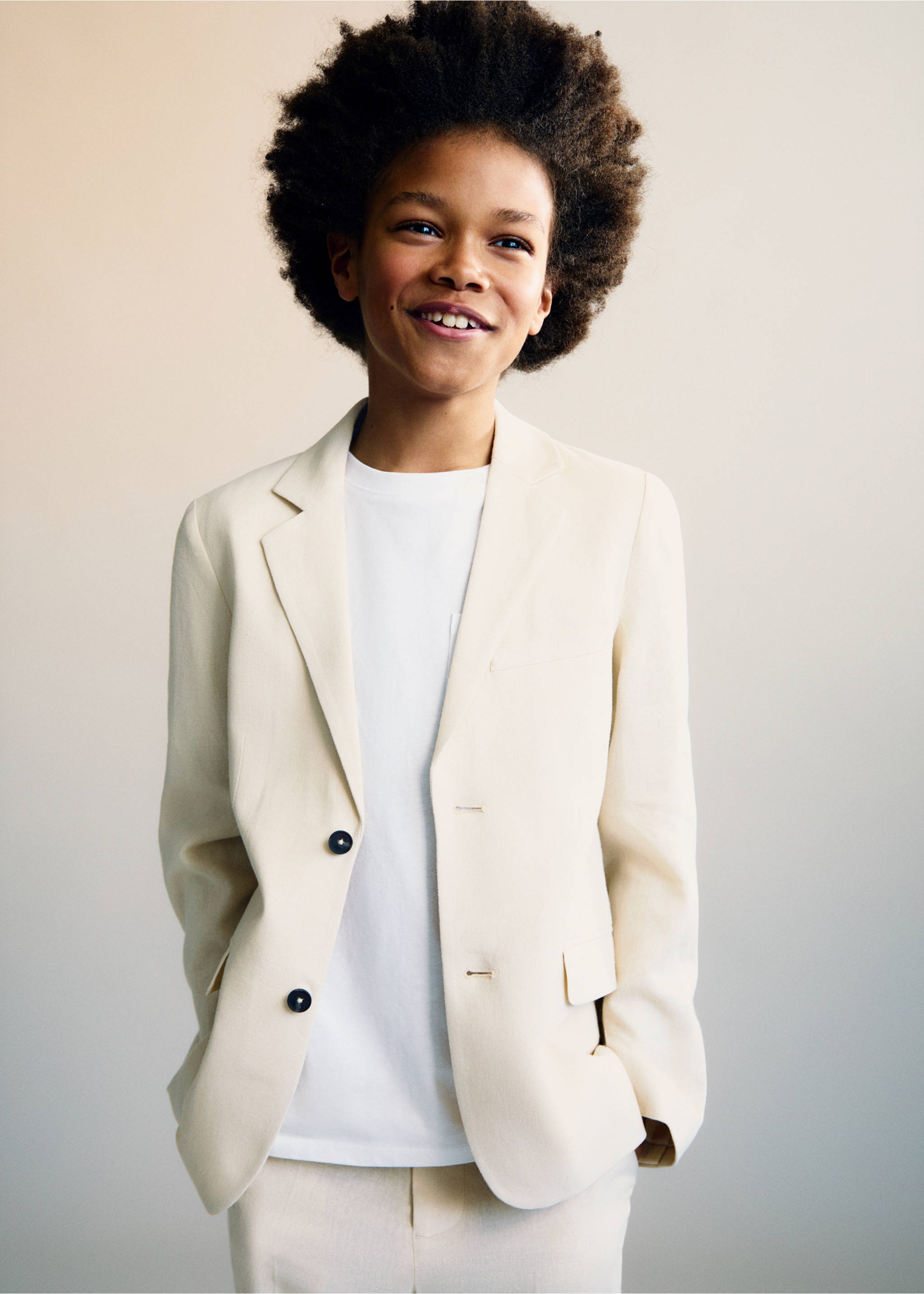 Americana traje lino - Plano medio, Arena. Ref: 87015928-00.