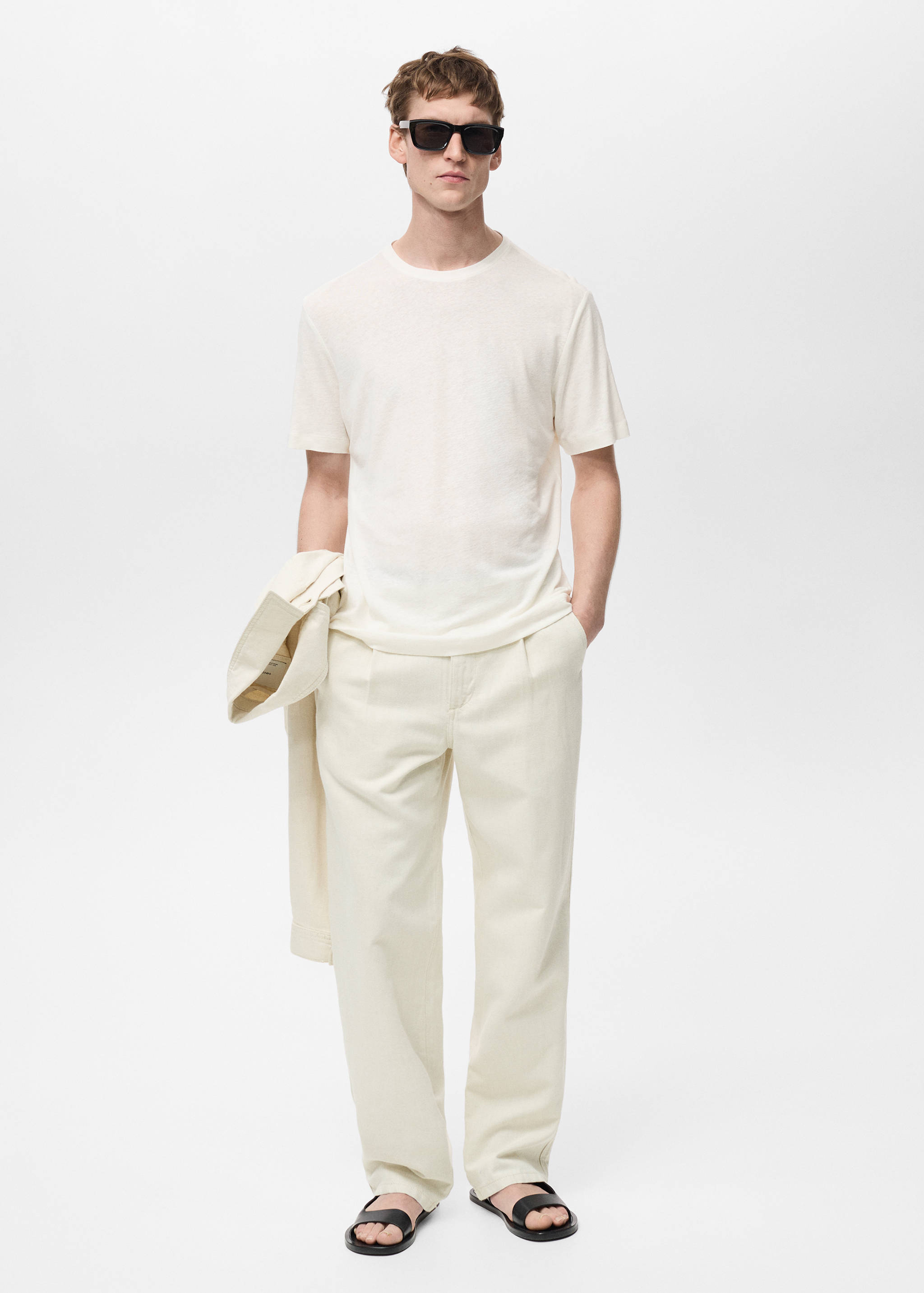 تي شيرت من الكتان بقوام نحيف - رؤية عامة