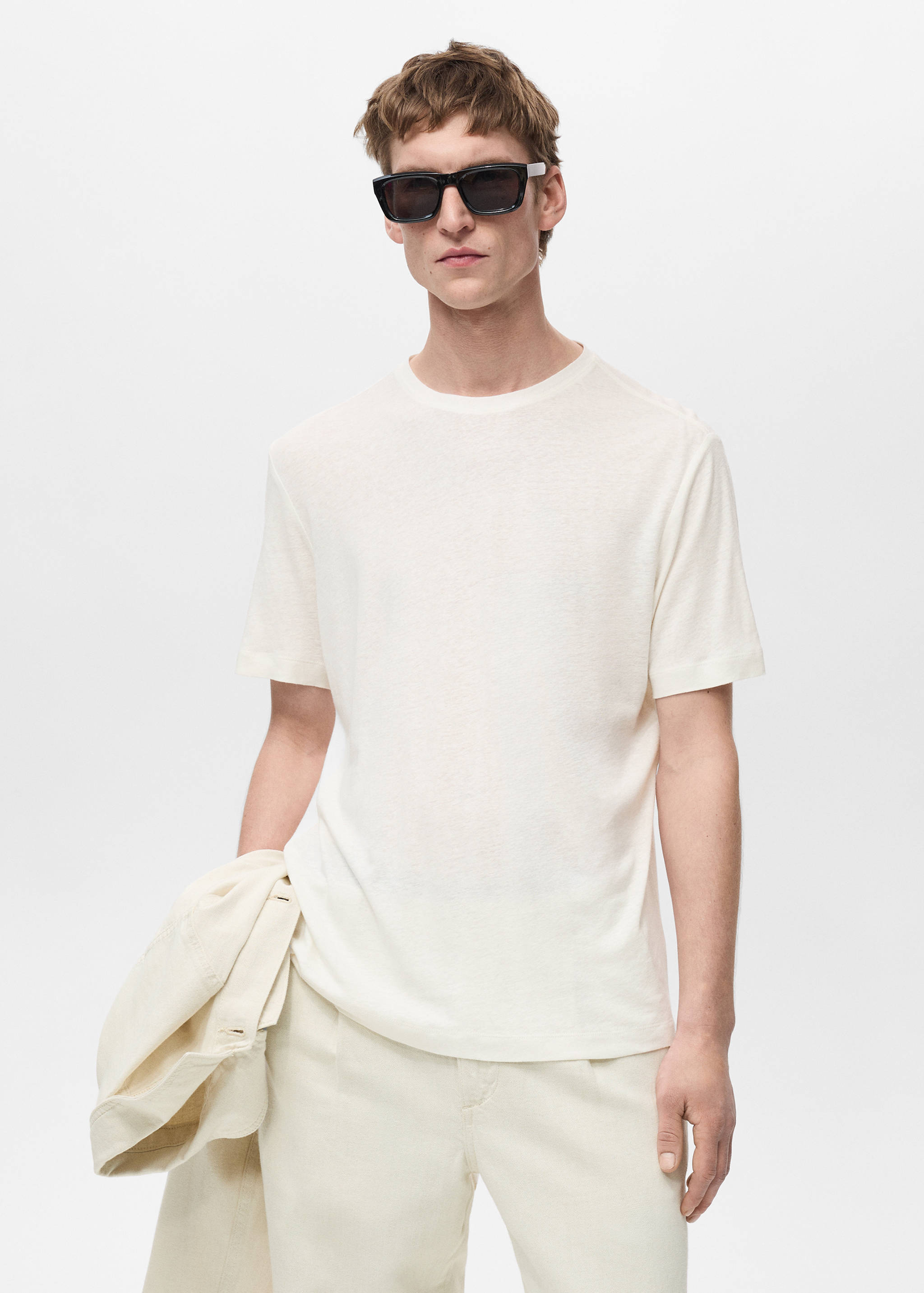 تي شيرت من الكتان بقوام نحيف - رؤية وسط