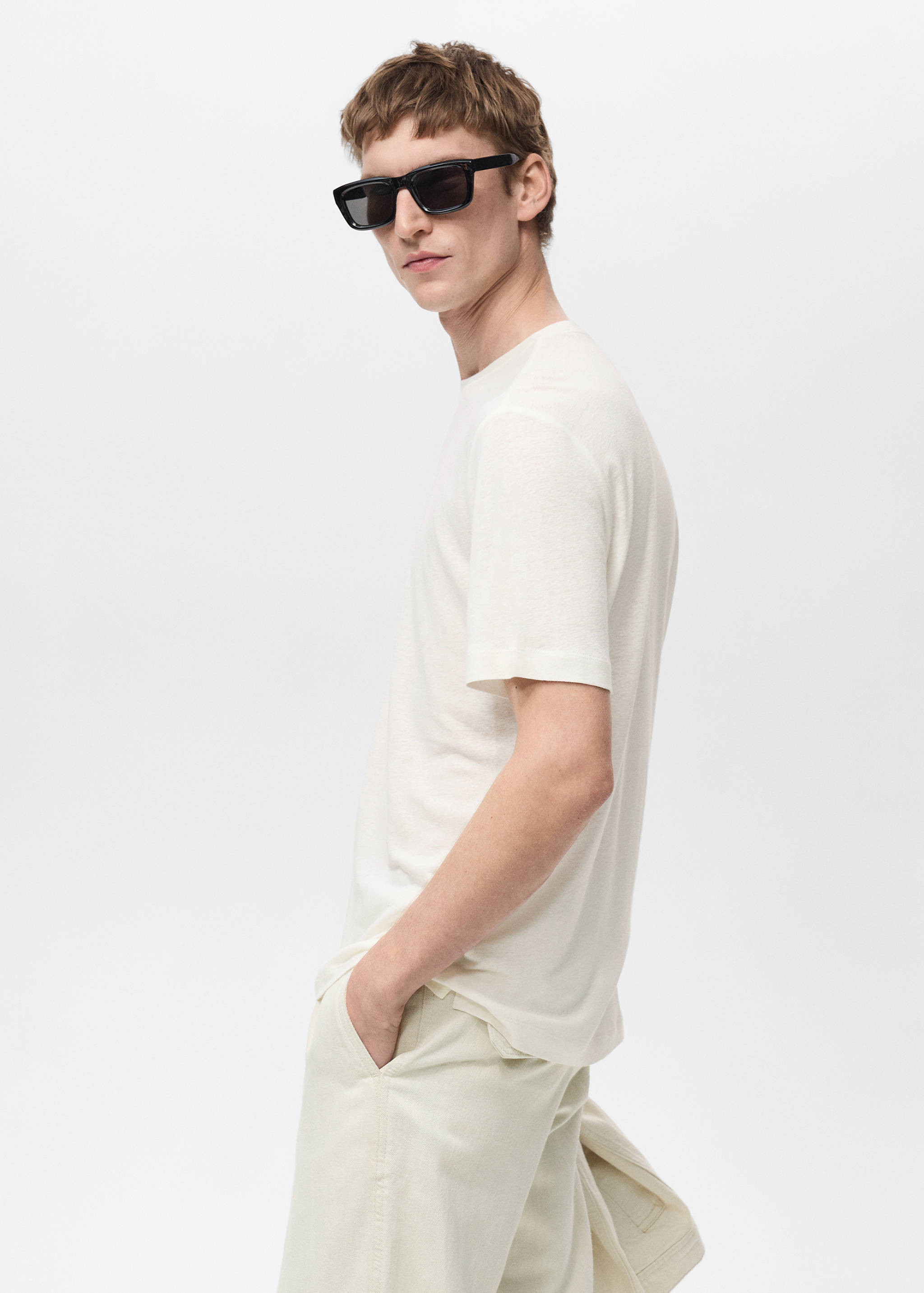 تي شيرت من الكتان بقوام نحيف - تفاصيل المنتج 2