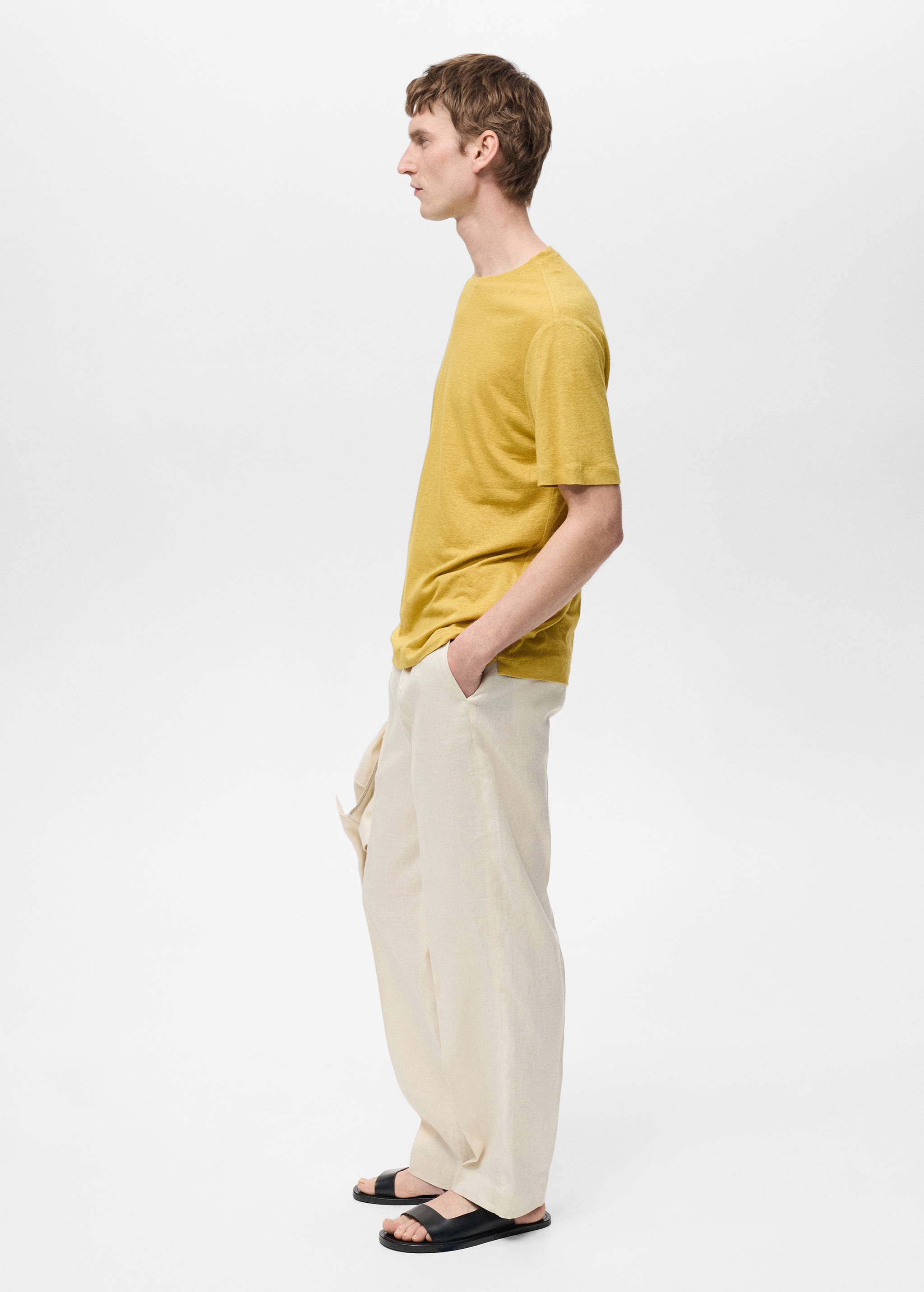 Linen slim-fit t-shirt - Details of the article 1