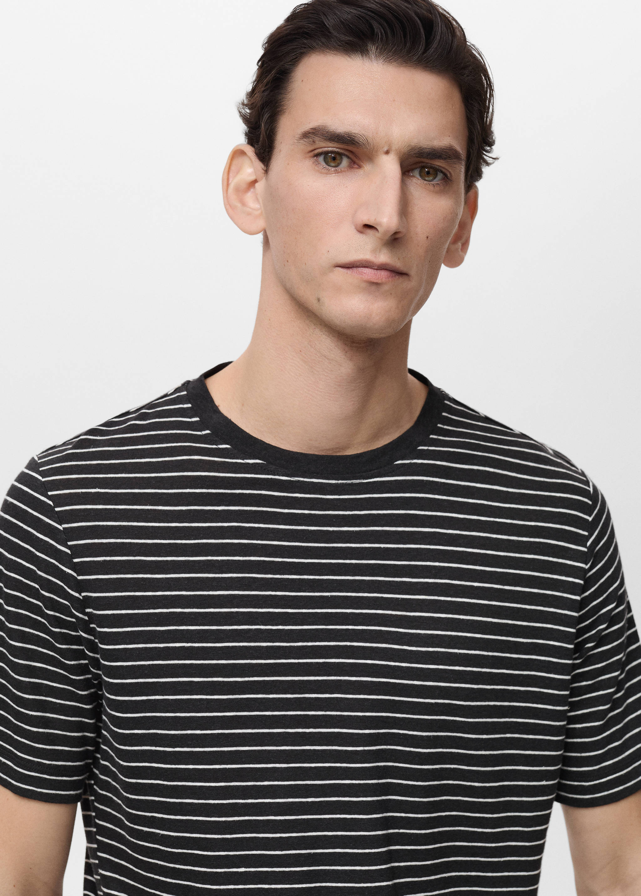 Striped slim-fit linen t-shirt - Details of the article 1