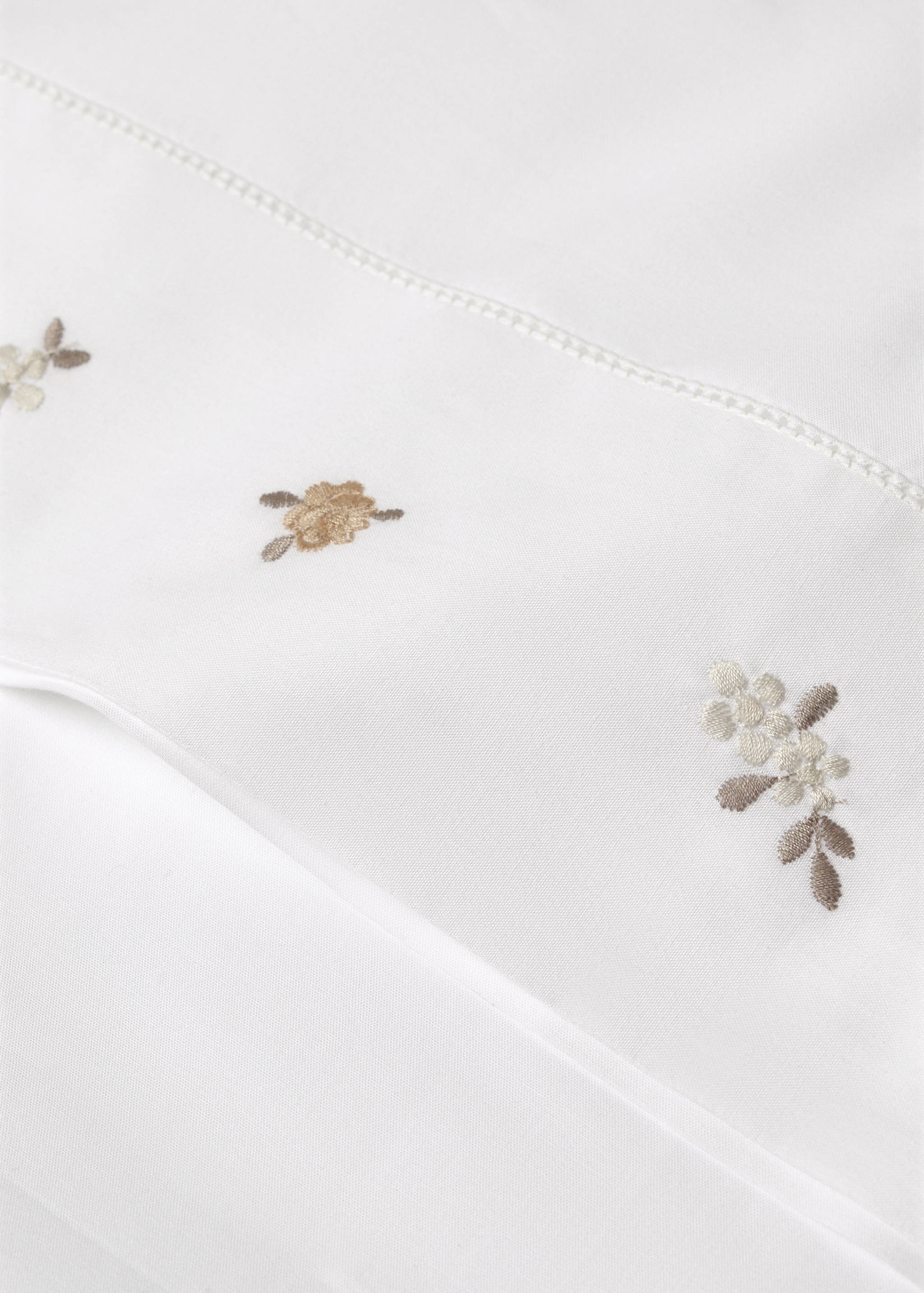 Percale cotton pillowcase with embroidered flower 45x110 cm - Details of the article 1