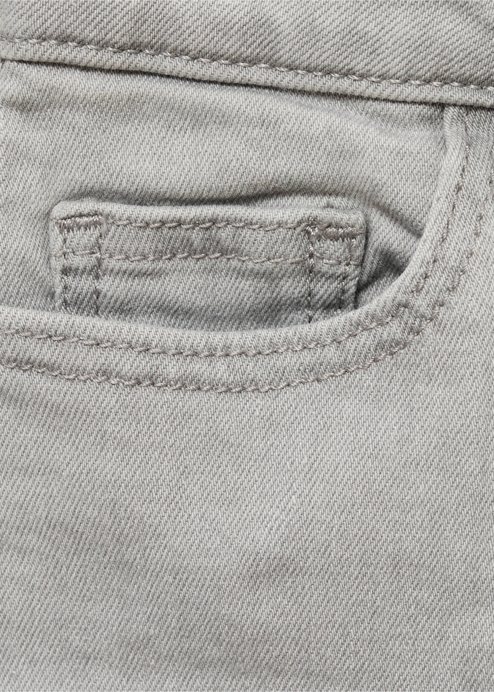 Shorts denim bajo deshilachado - Detalle del artículo 0, Gris. Ref: 87016349-00.