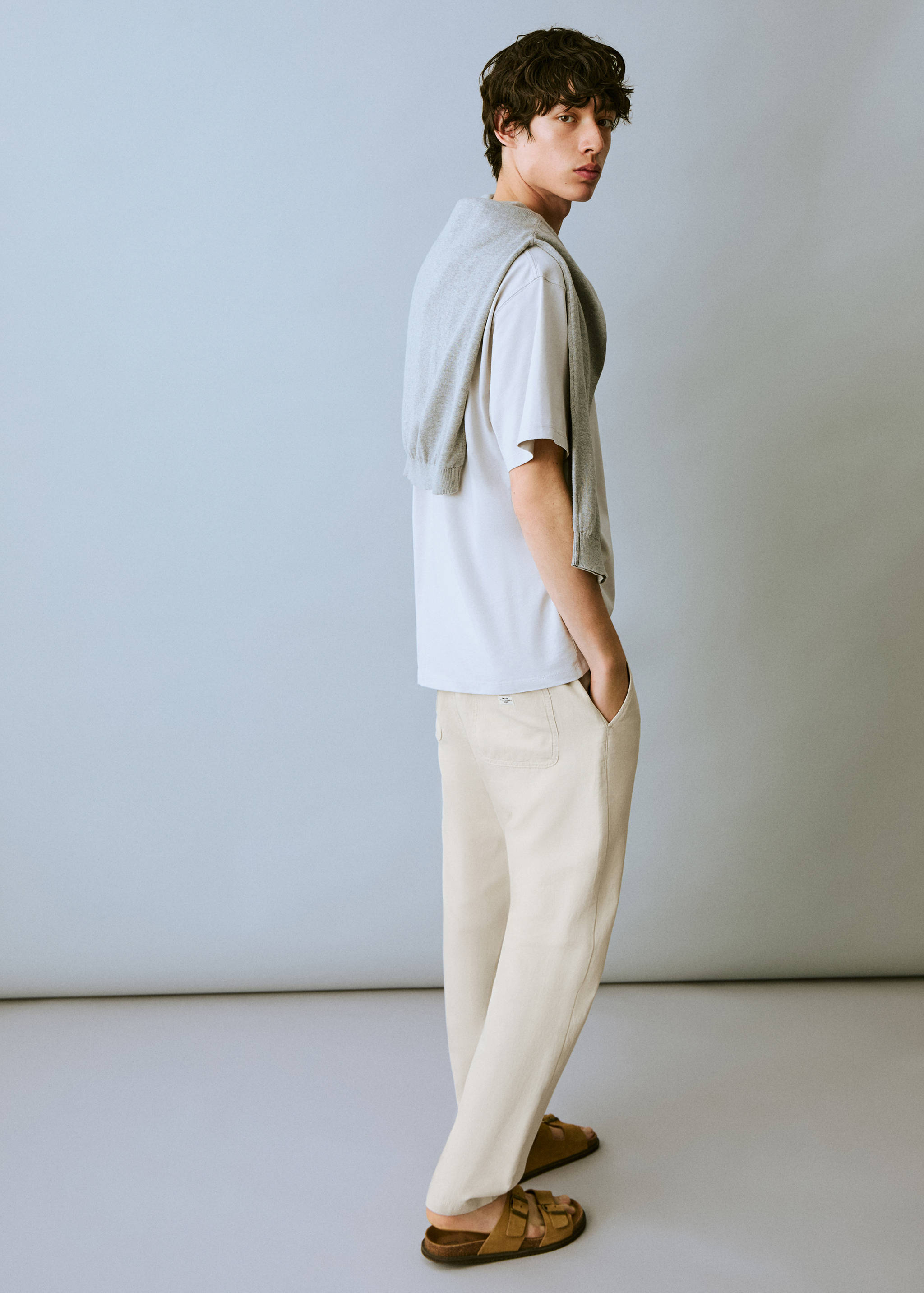 Linen jogger trousers - Reverse of the article