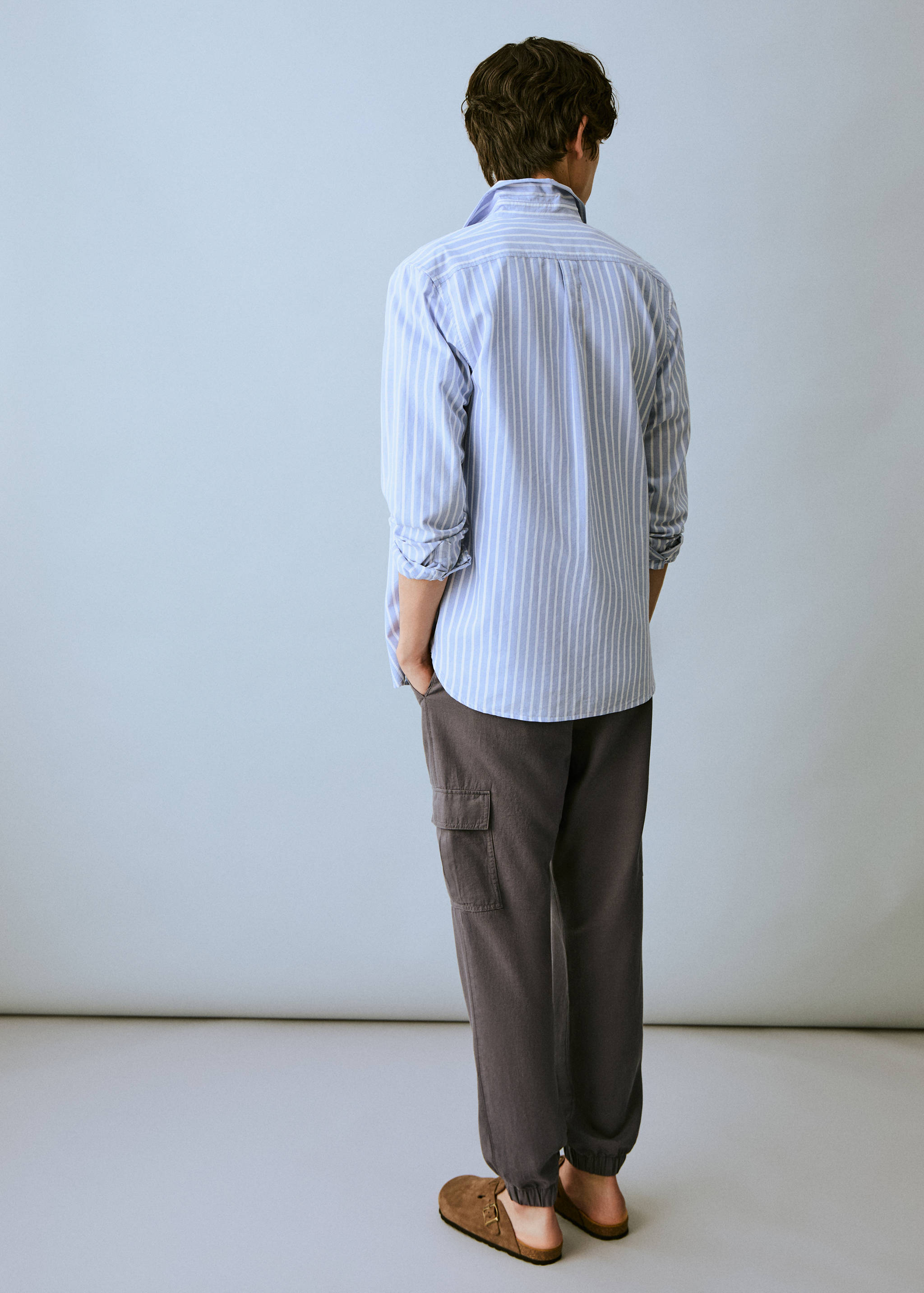 Cotton-linen cargo trousers - Reverse of the article