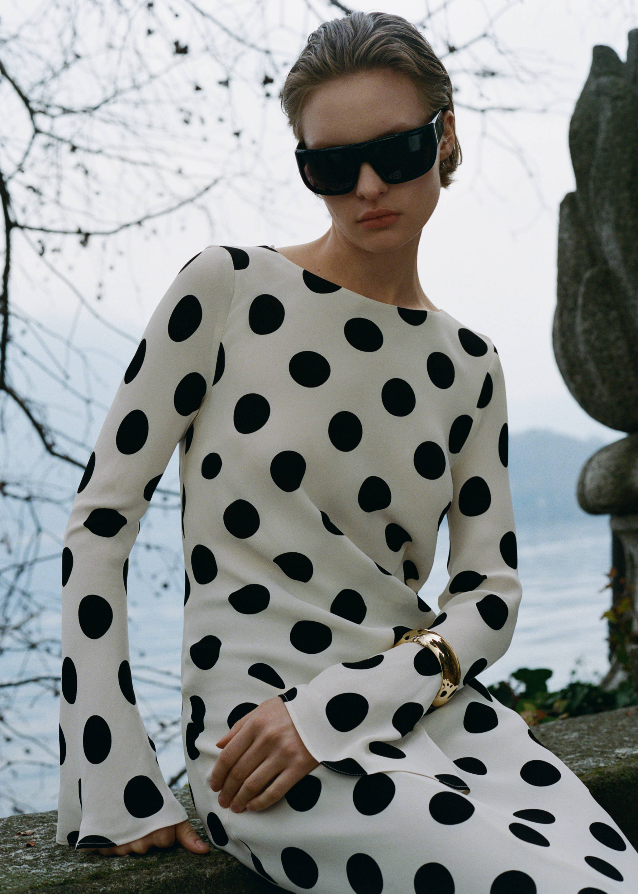 Flared sleeve polka-dot dress - Details of the article 7