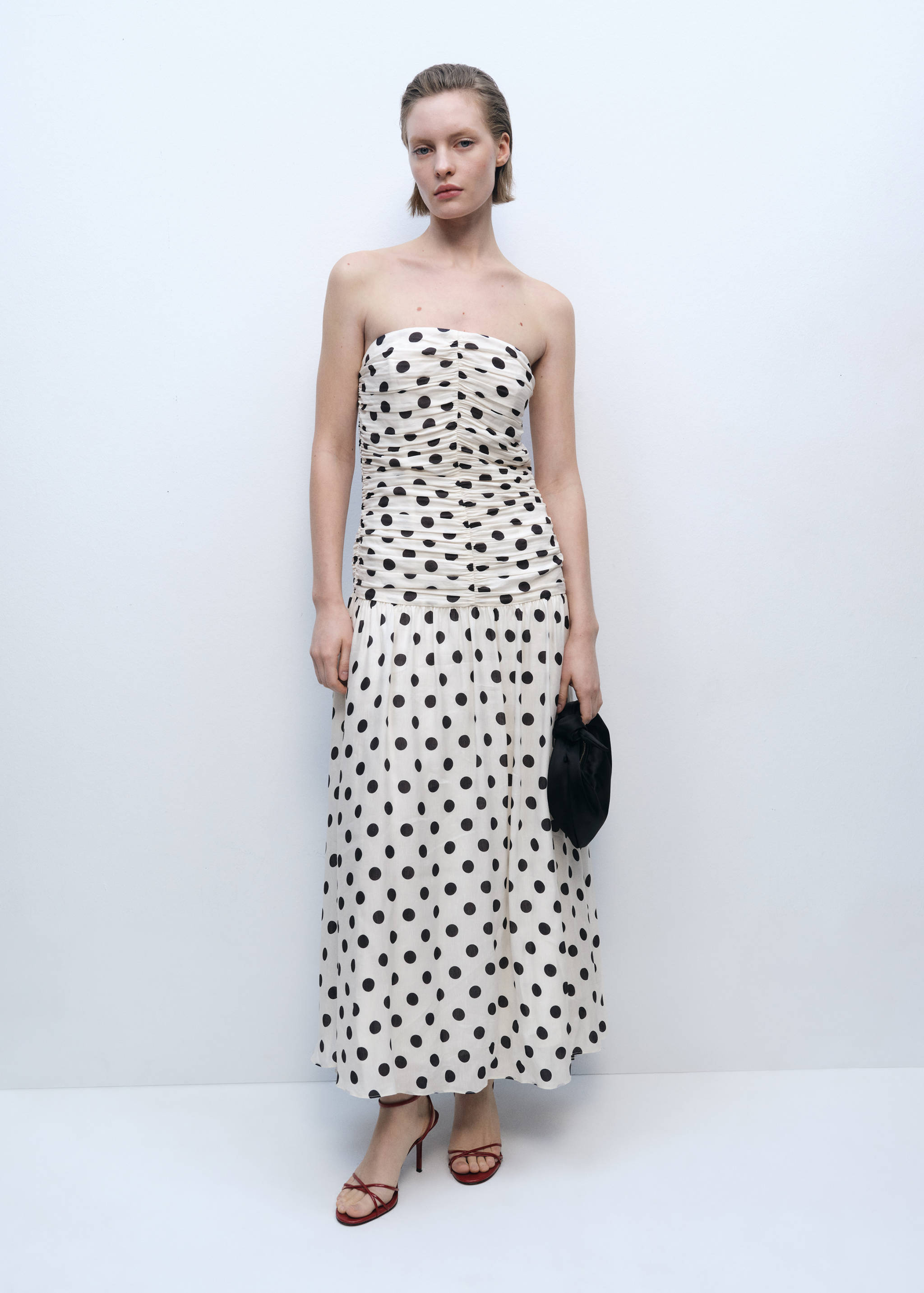 Polka-dot dress with draped body - General plane
