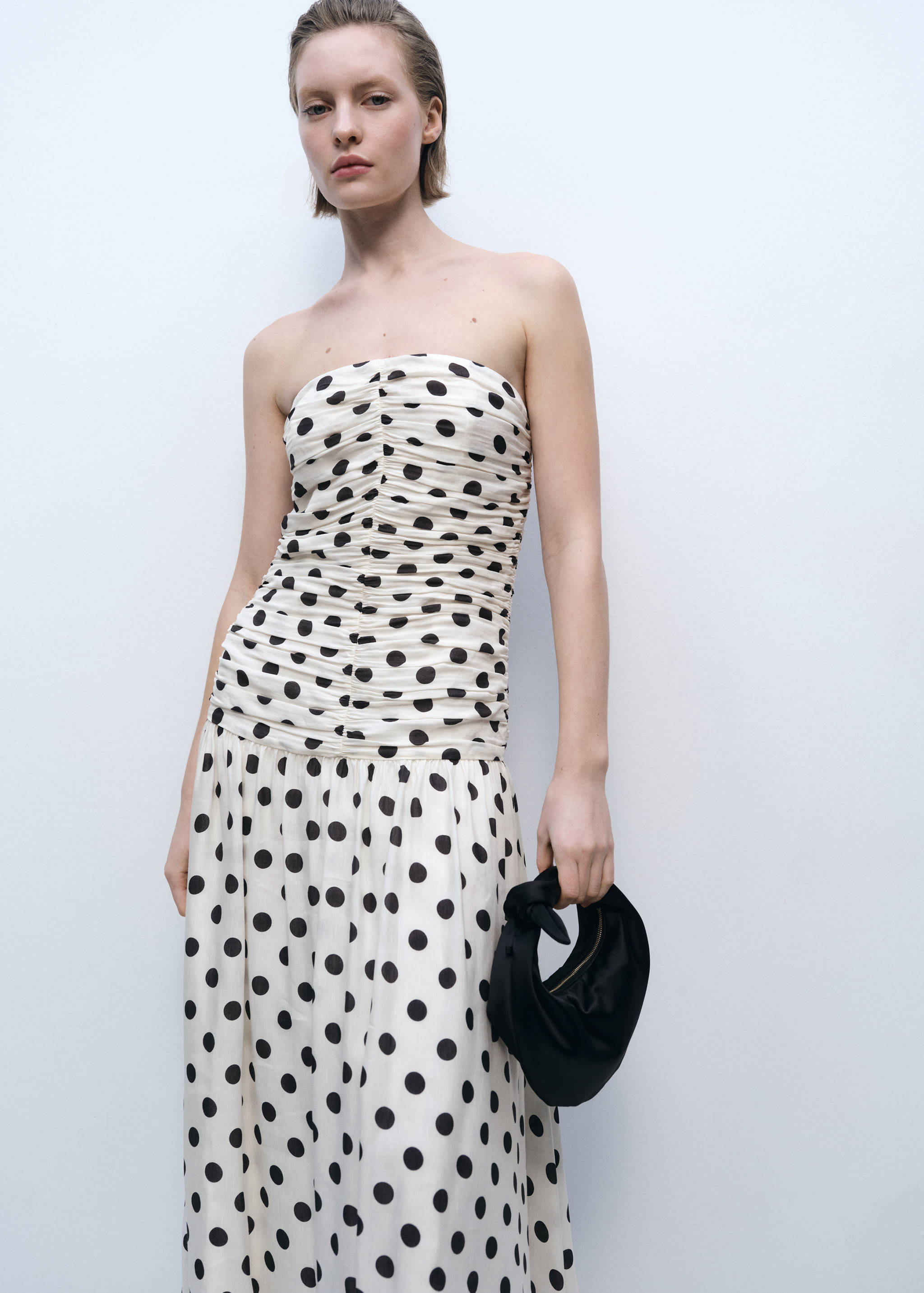 Polka-dot dress with draped body - Medium plane