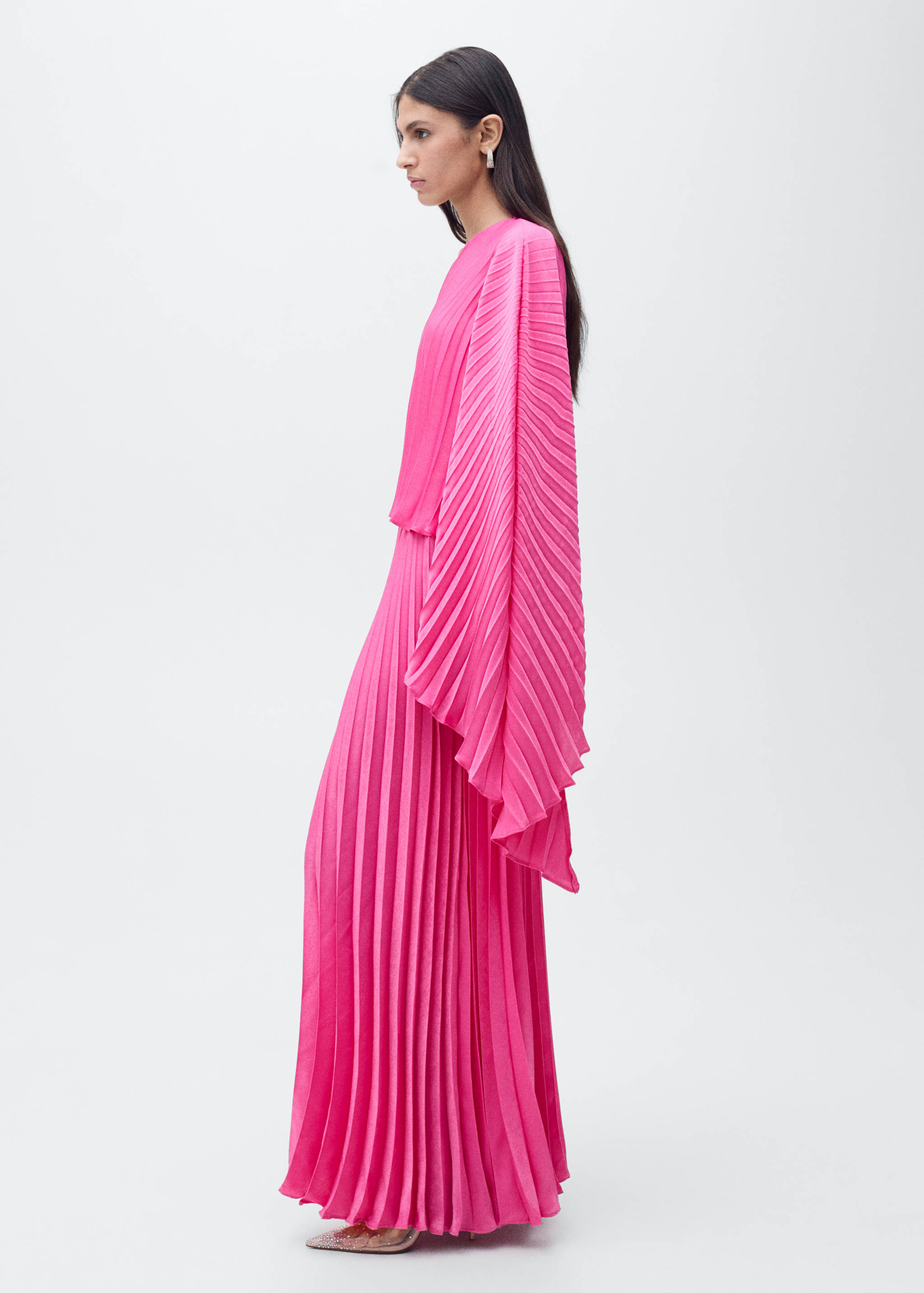Long flared cape dress - General plane