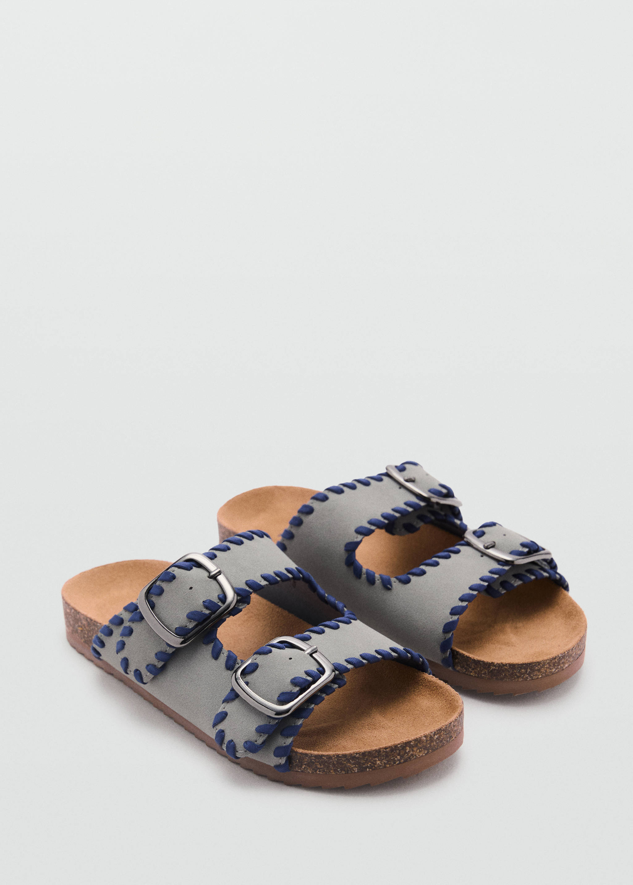 Sandales boucles - Plan moyen