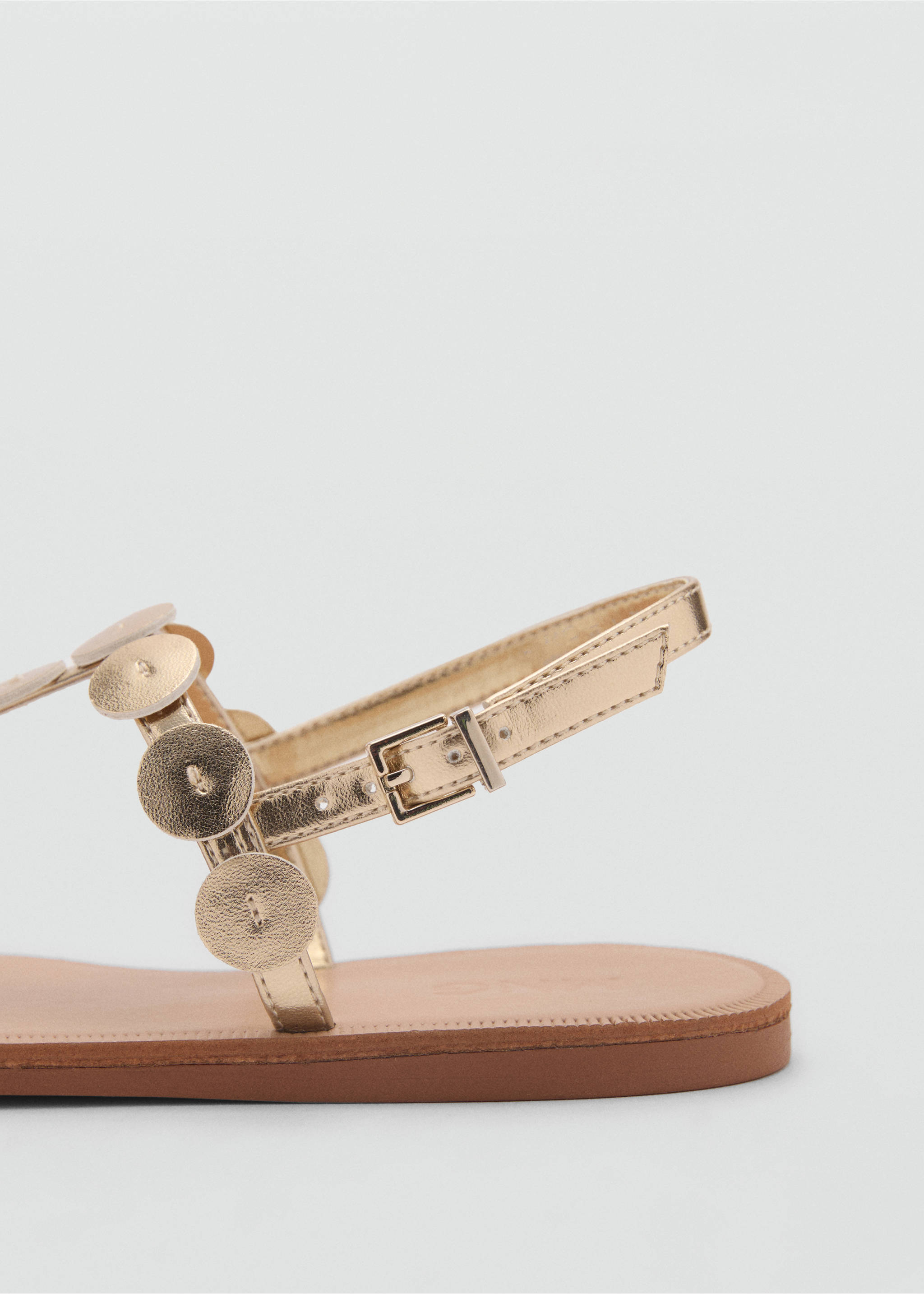 Metallic straps sandals - Details of the article 2, Gold. Ref: 87016724-00.