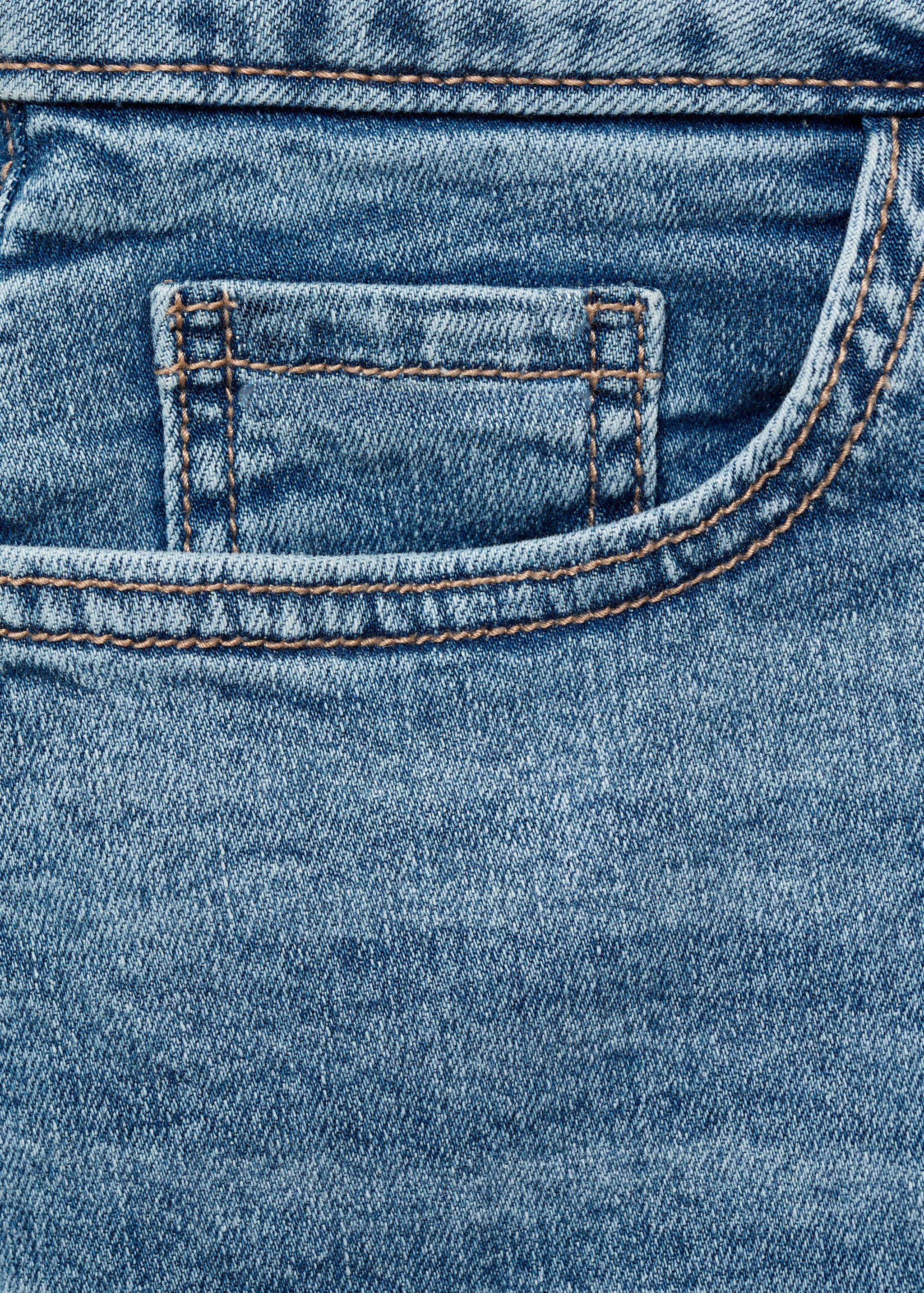 Denim shorts with frayed hem - Details of the article 0