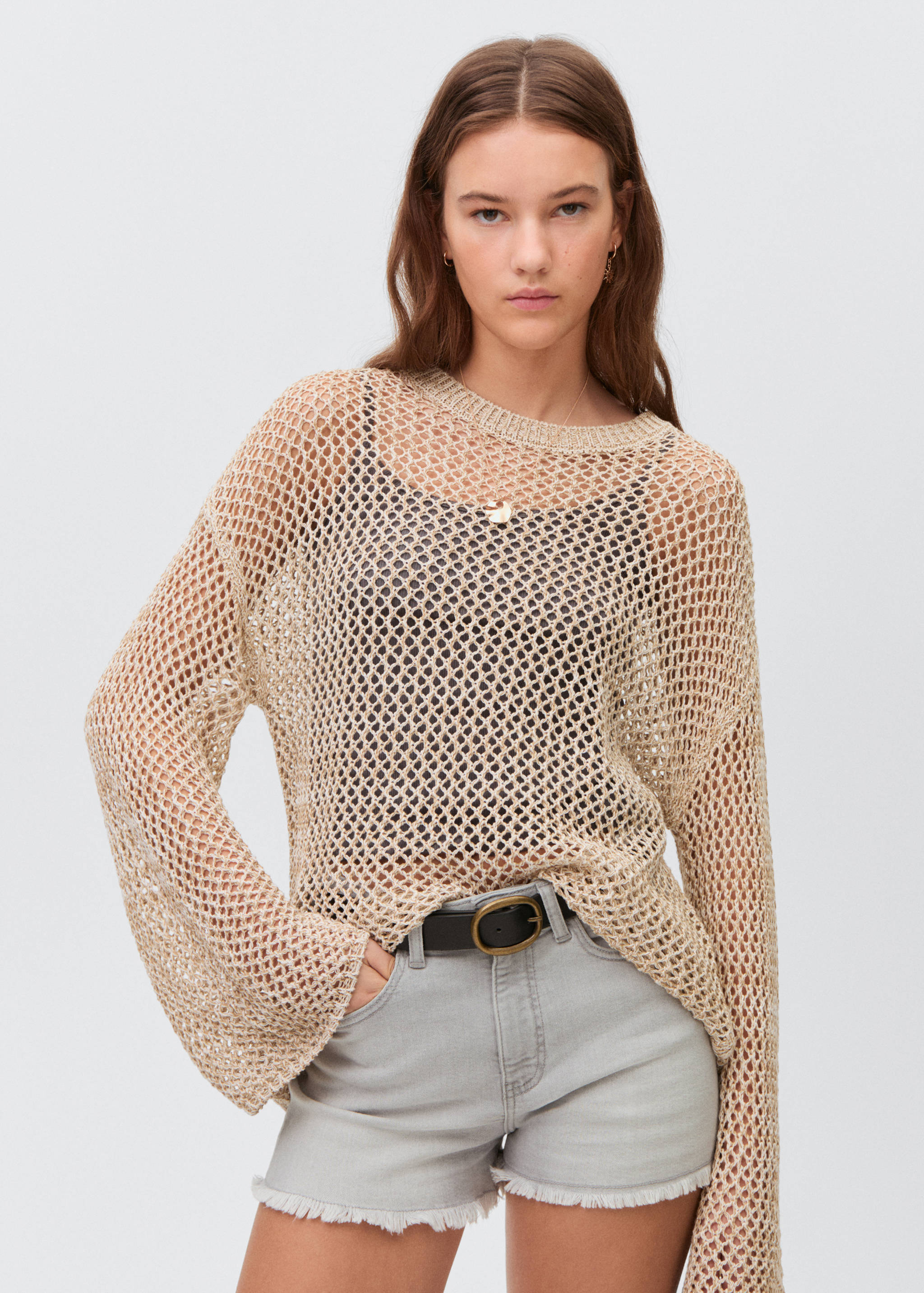 Jeansshorts mit ausgefranstem Saum - Mittlere Ansicht