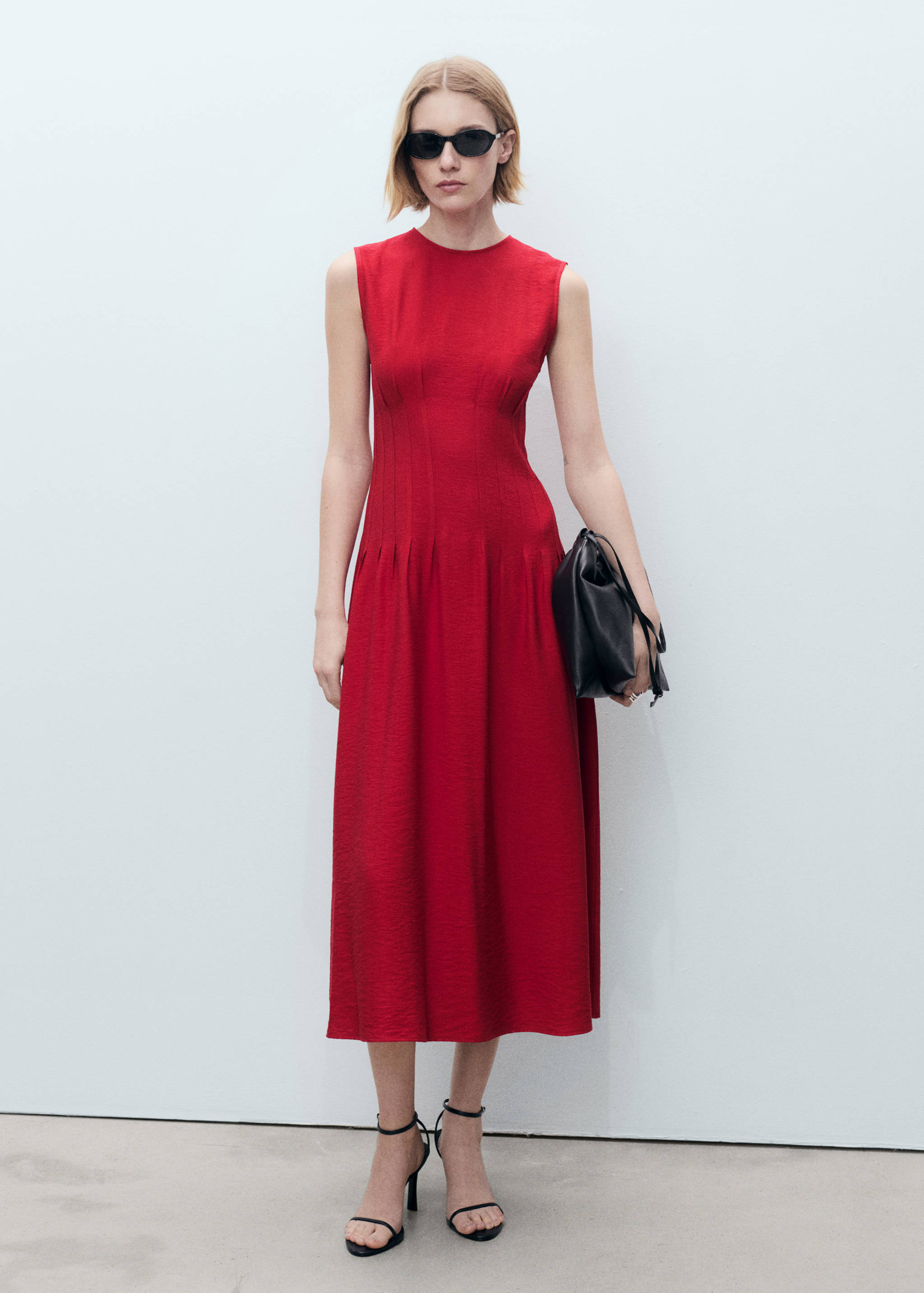 A-line dress with pleats - General plane