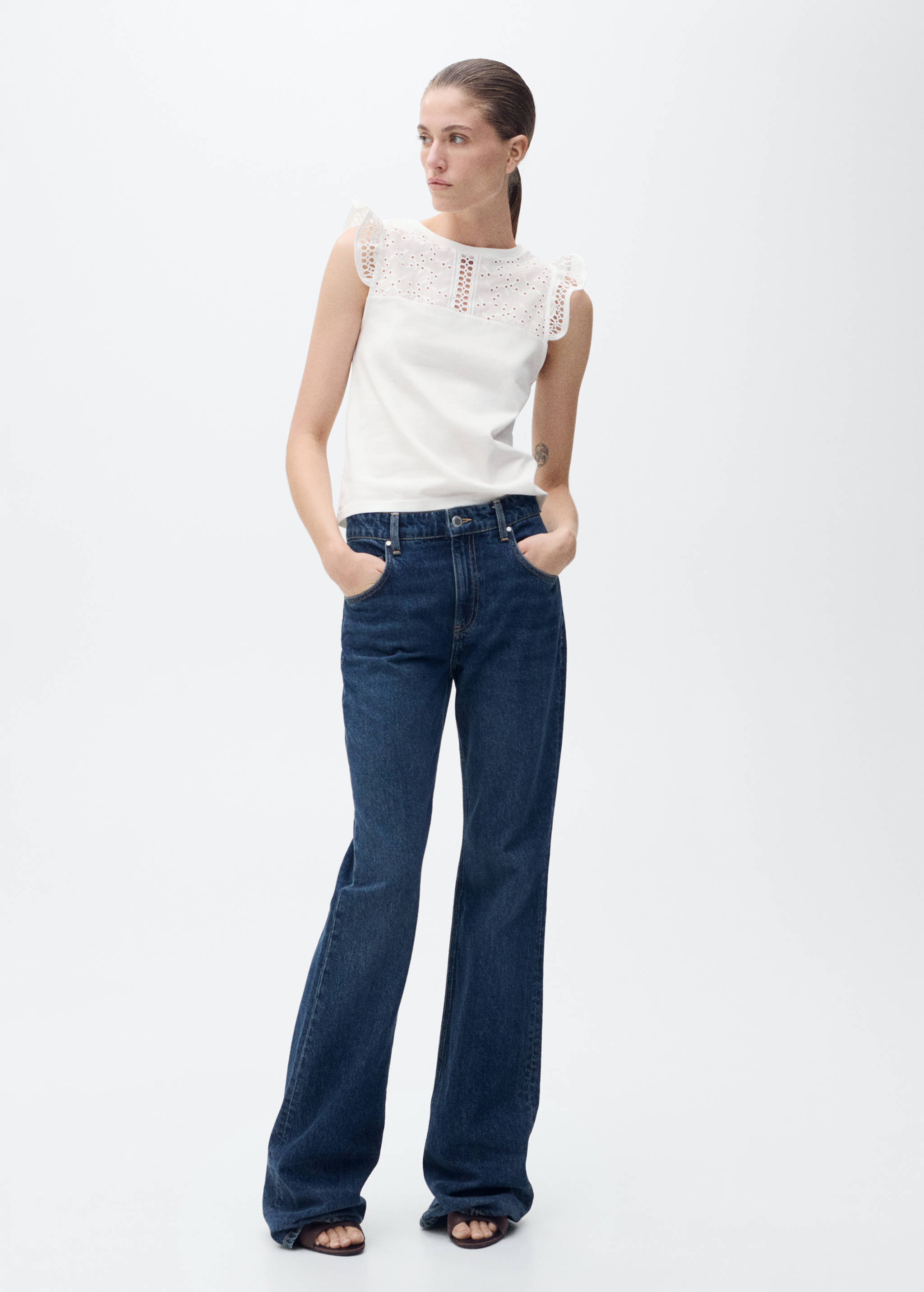 Top algodón escote calado - Plano general