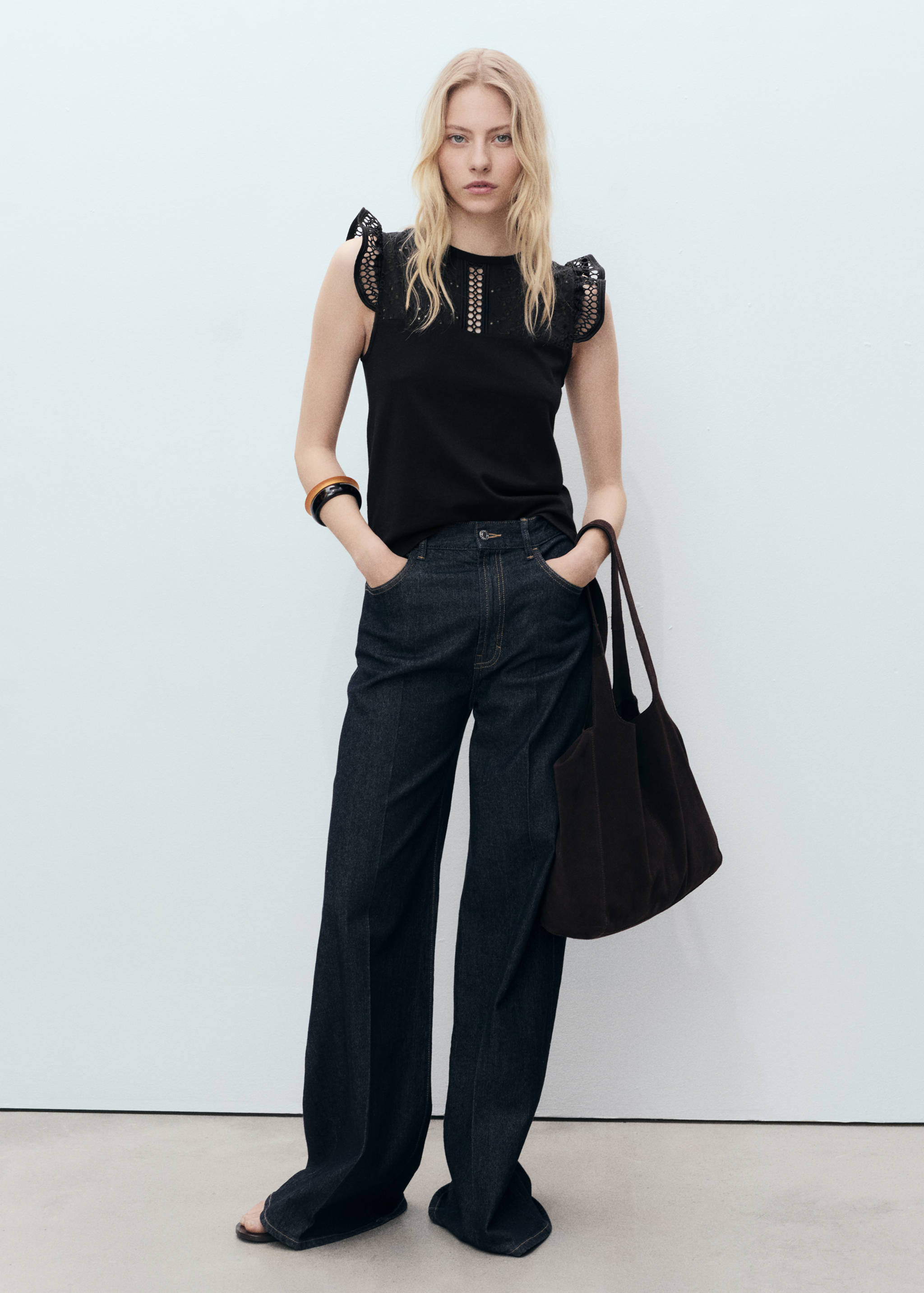 Top algodón escote calado - Plano general