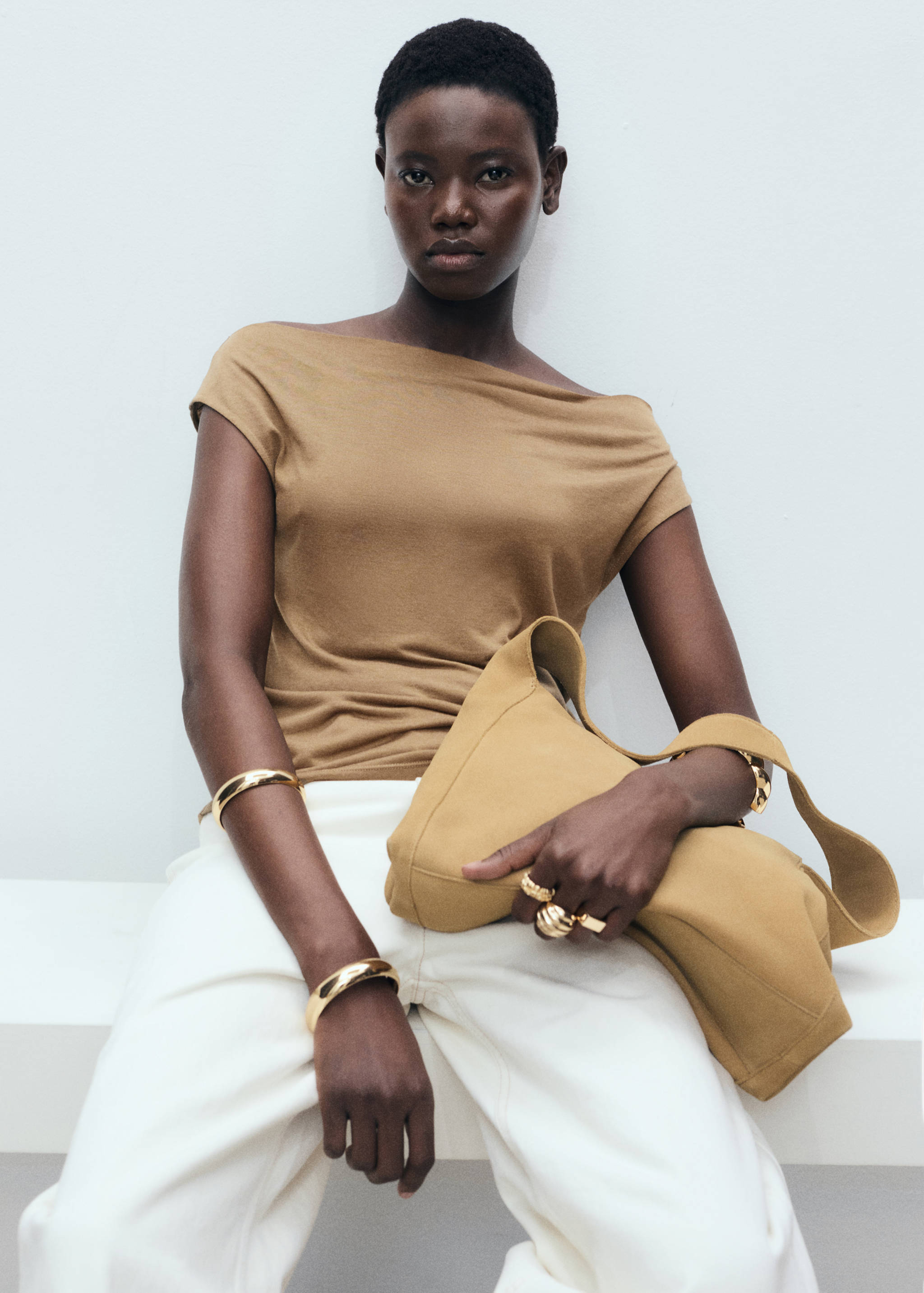 Τοπ από lyocell με ντραπέ λαιμόκοψη - Λεπτομέρεια του προϊόντος 2