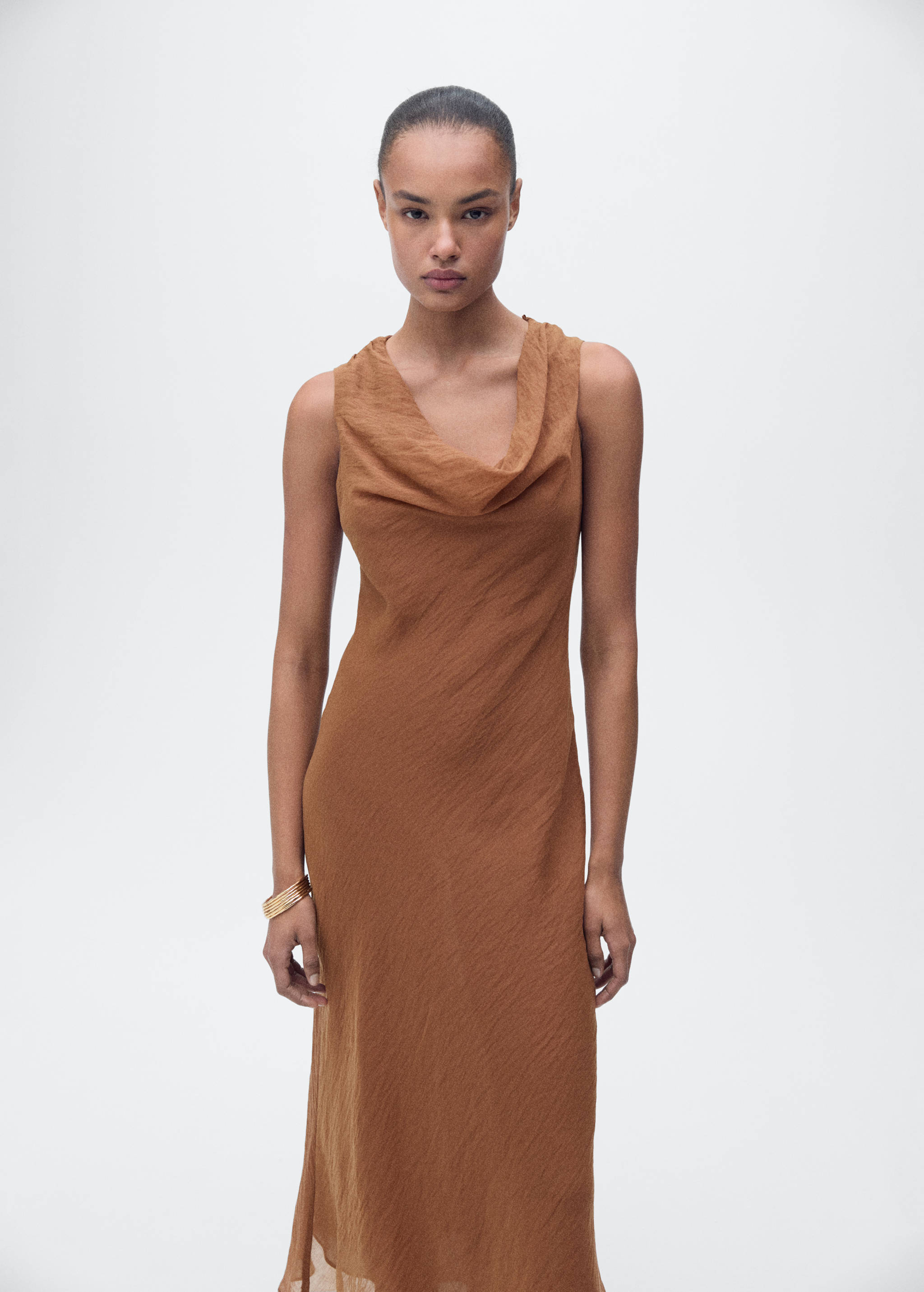 Vestido de liocel com gola drapeada - Plano geral