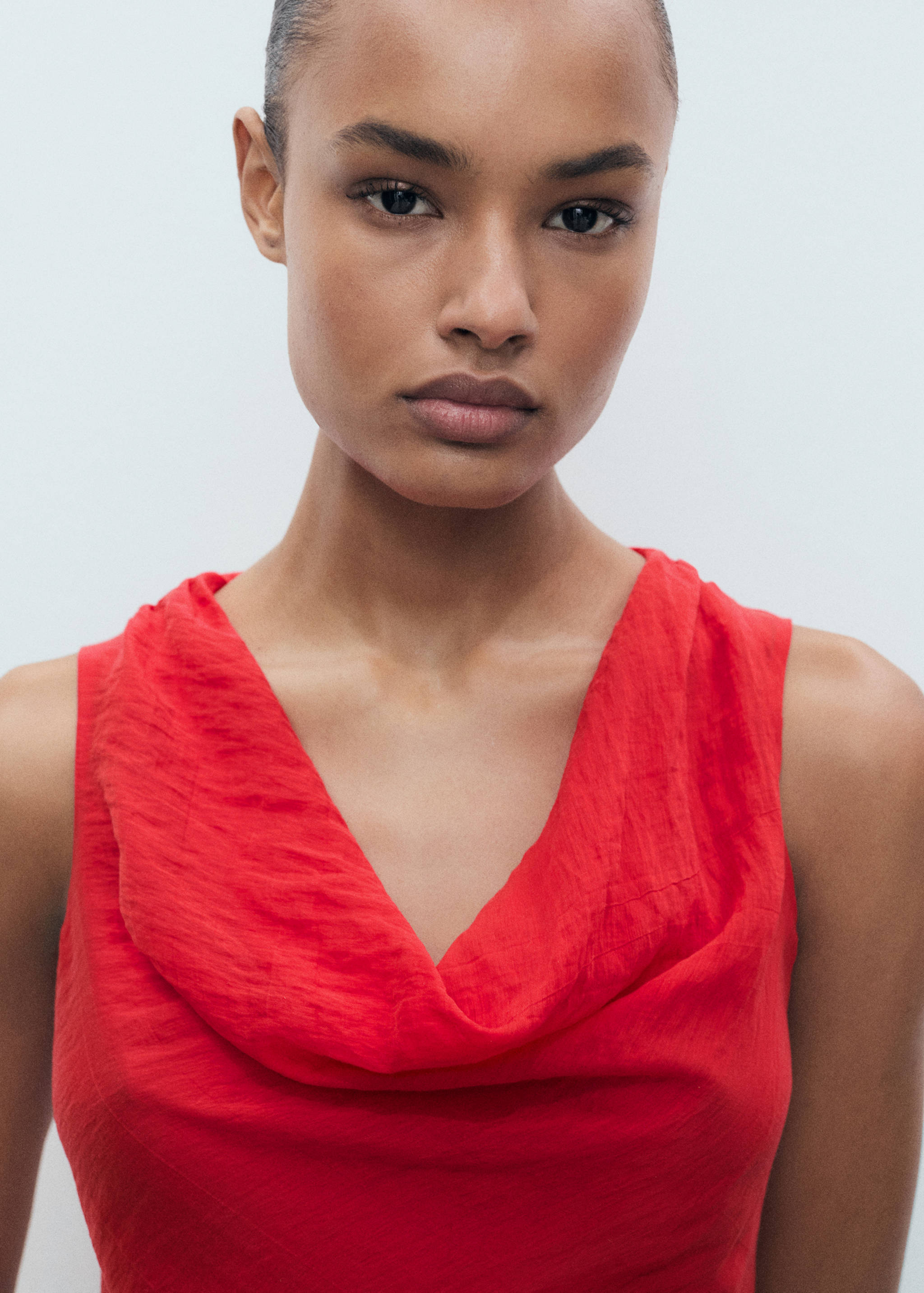 Vestido de liocel com gola drapeada - Pormenor do artigo 1