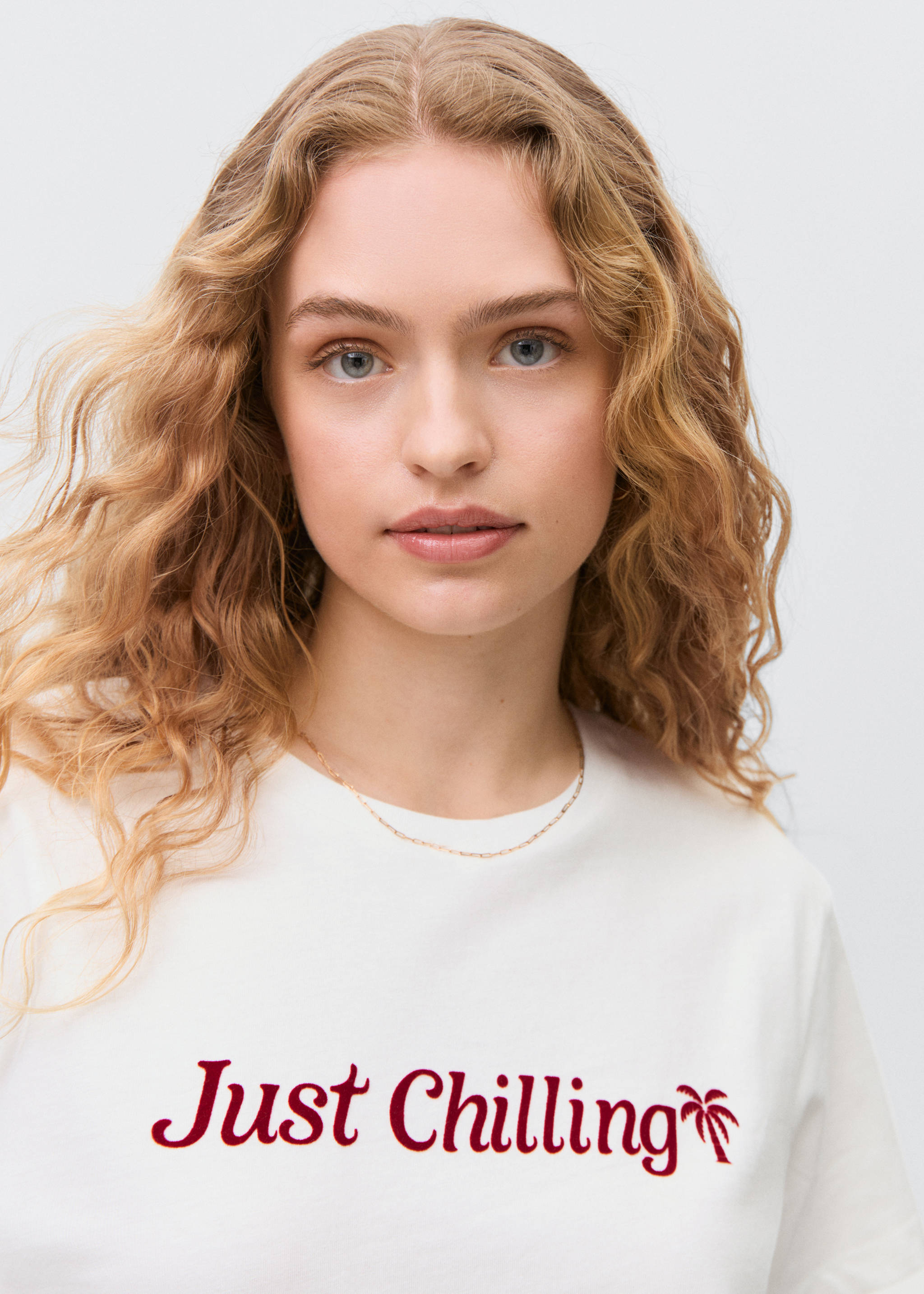 Flocked t-shirt with message - Details of the article 1