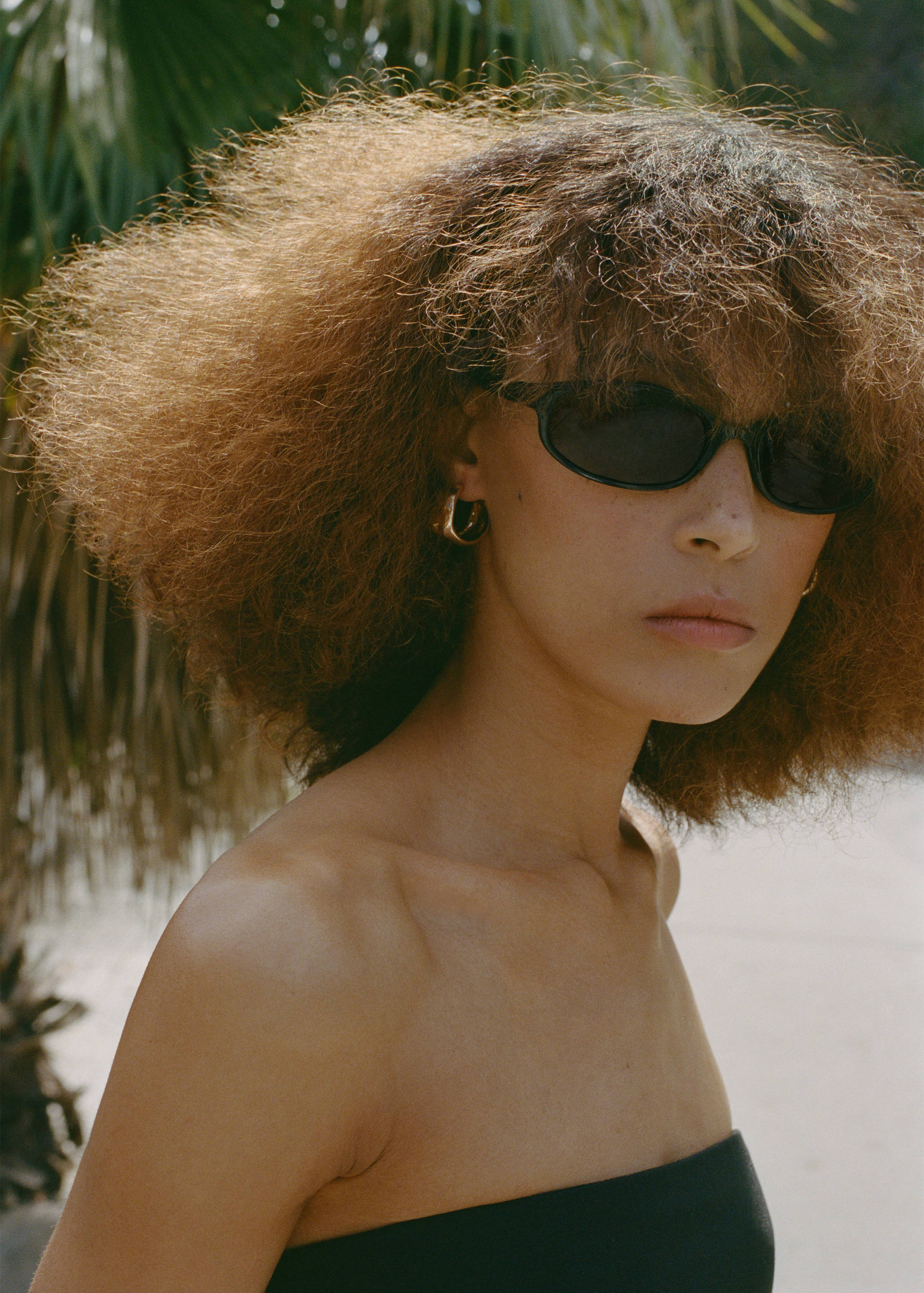 Twisted hoop earrings - General plane