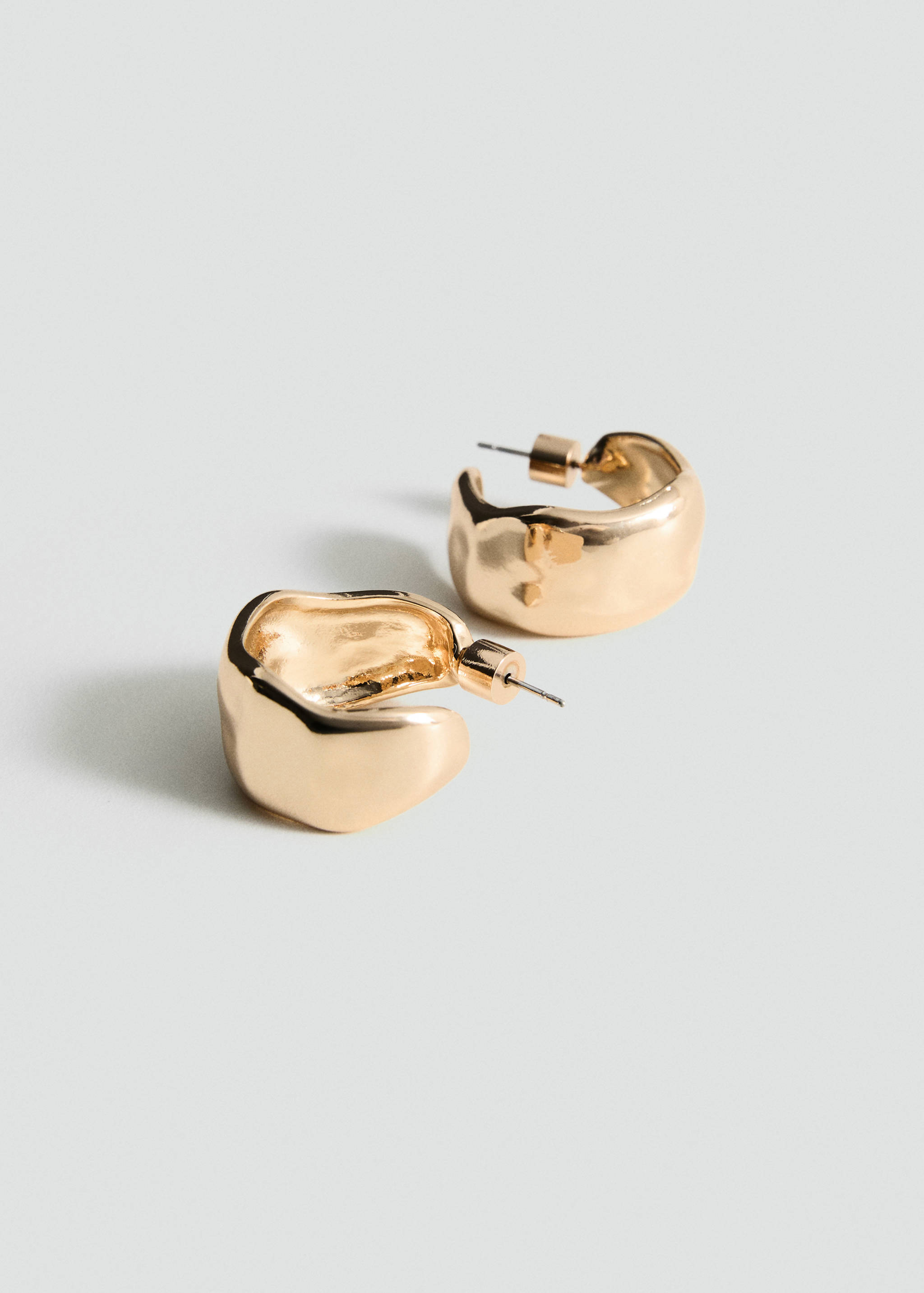 Twisted hoop earrings - Details of the article 1