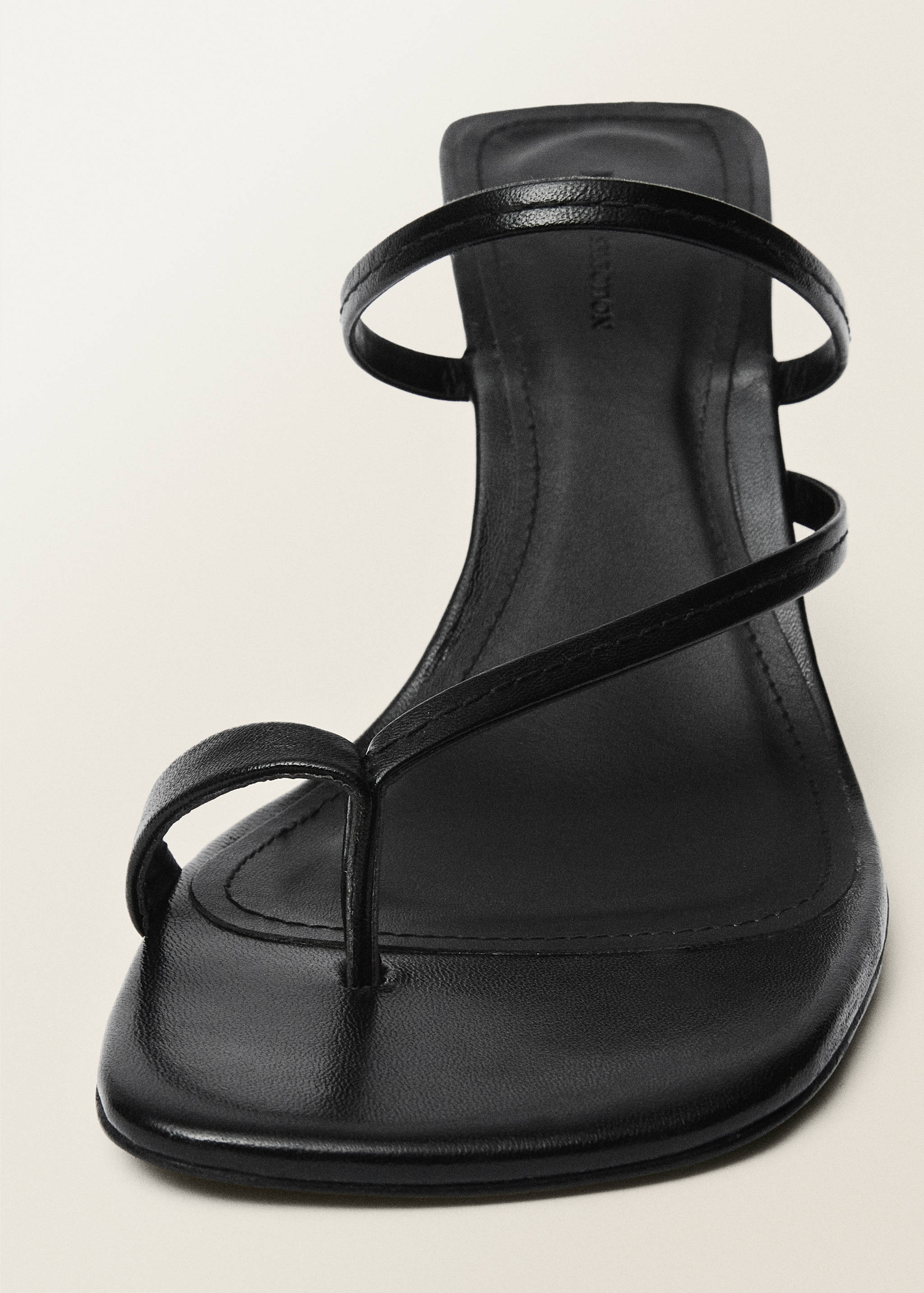 Heeled leather sandals with straps - Details of the article 2