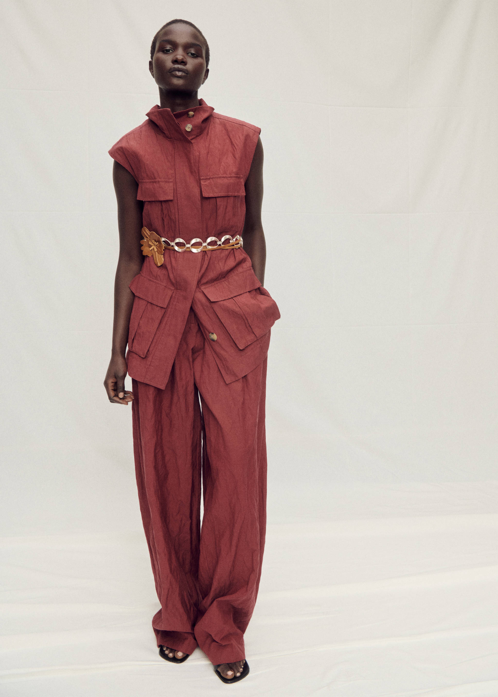 Wide leg suit trousers with a creased effect - General plane