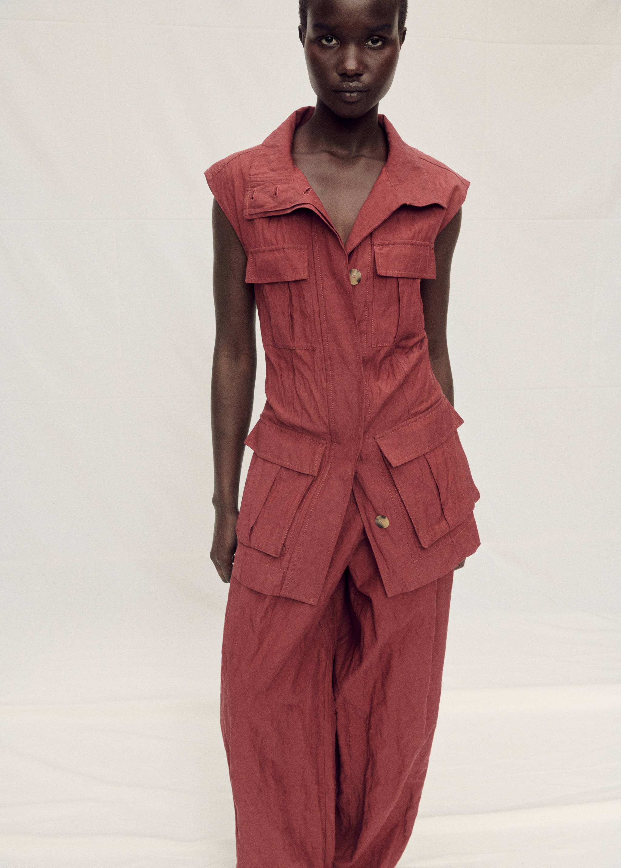 Wide leg suit trousers with a creased effect - Details of the article 1