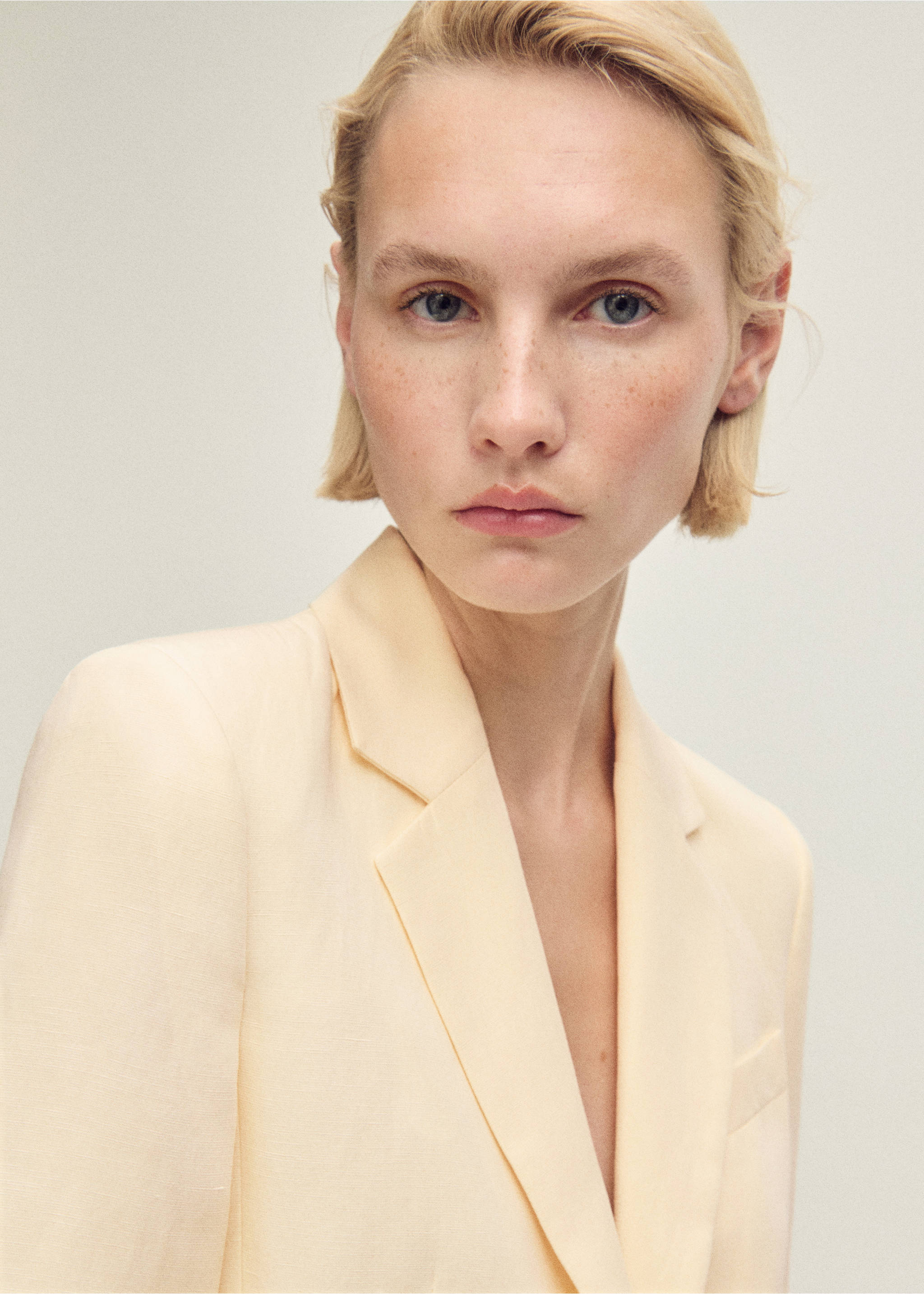 Blazer costume lin mélangé - Détail de l'article 1, Vanille. Ref: 87017720-00.