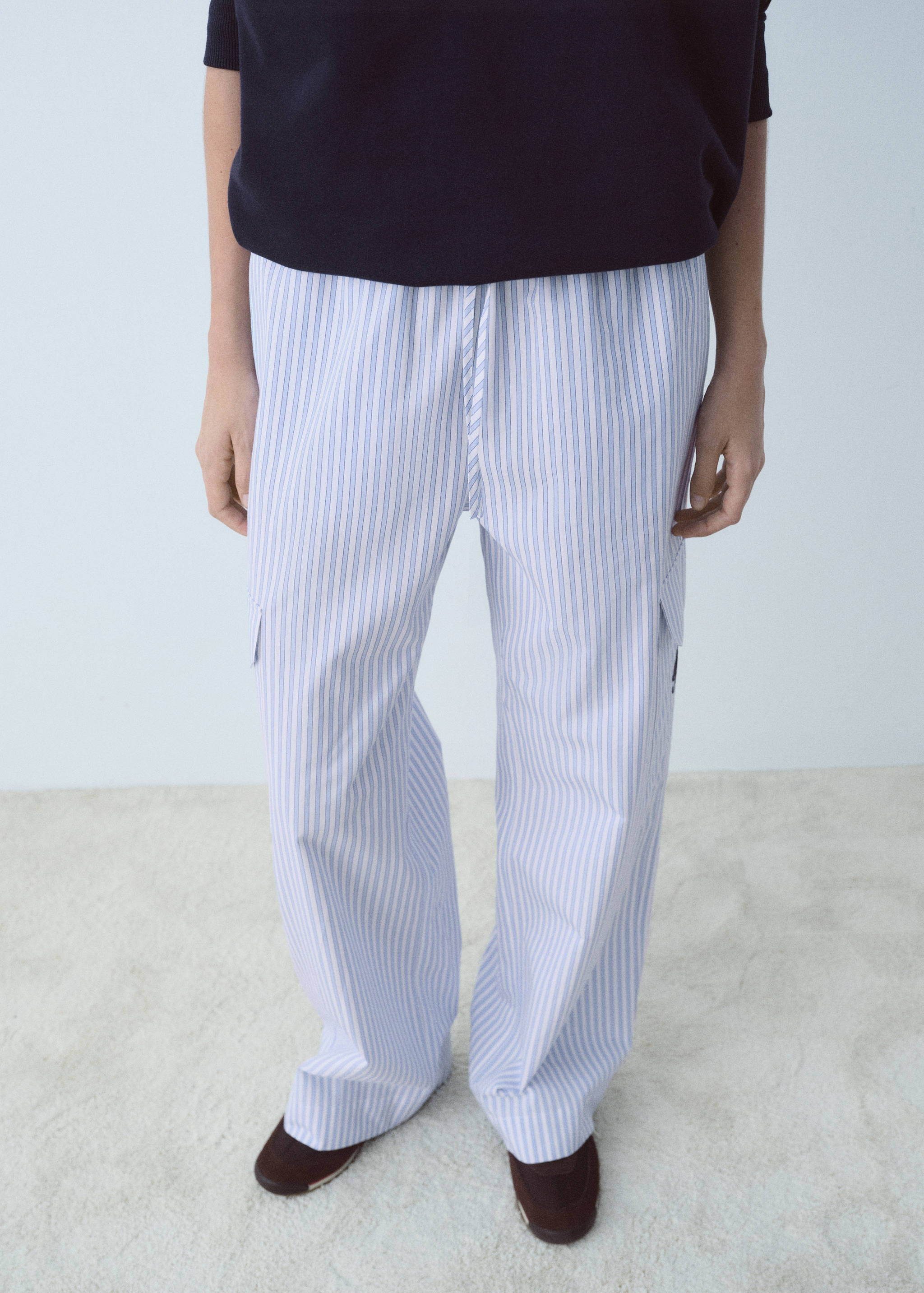 Pantalon en popeline rayée avec poches - Plan moyen