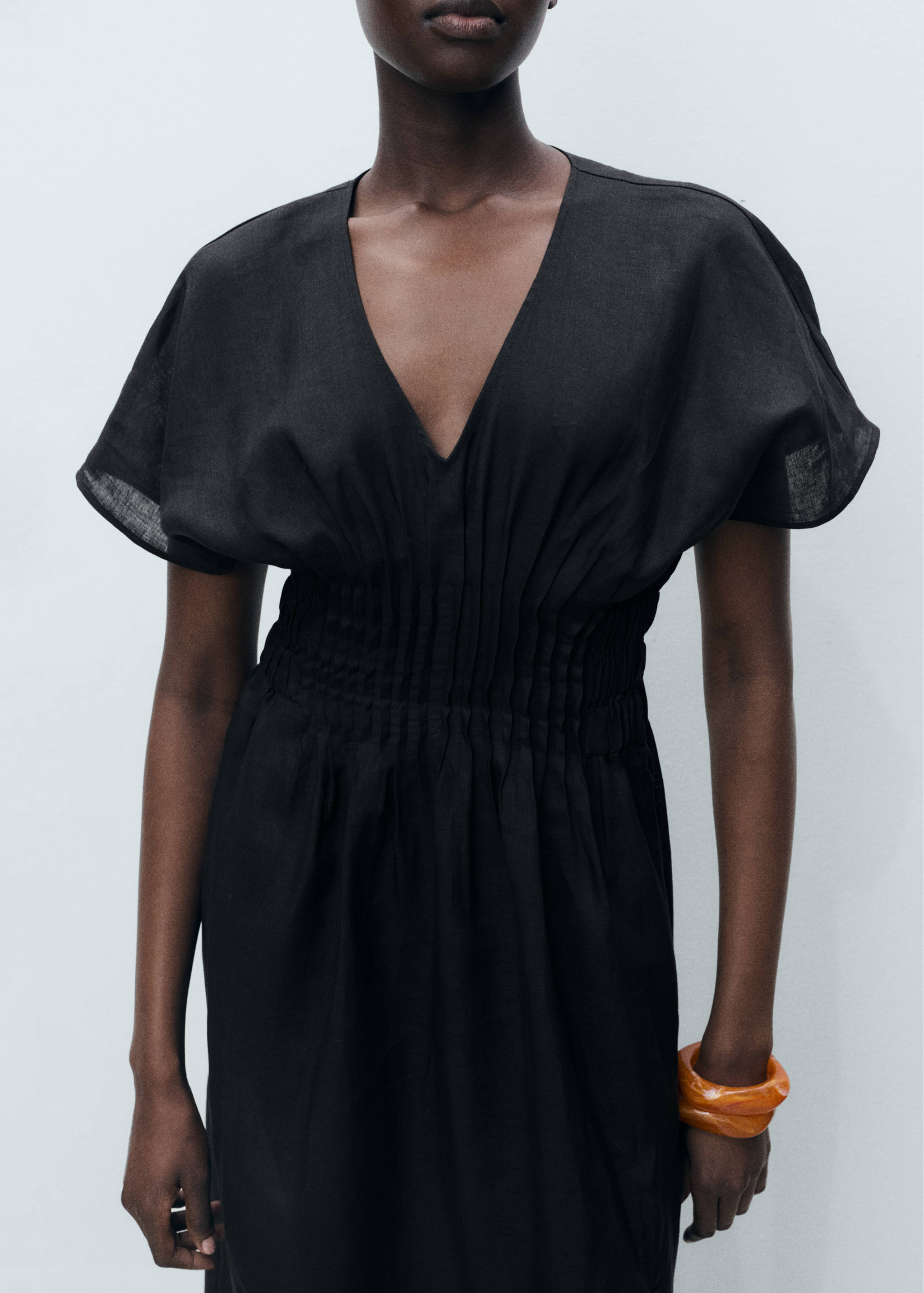 Vestido comprido de linho com painel rufado - Pormenor do artigo 6