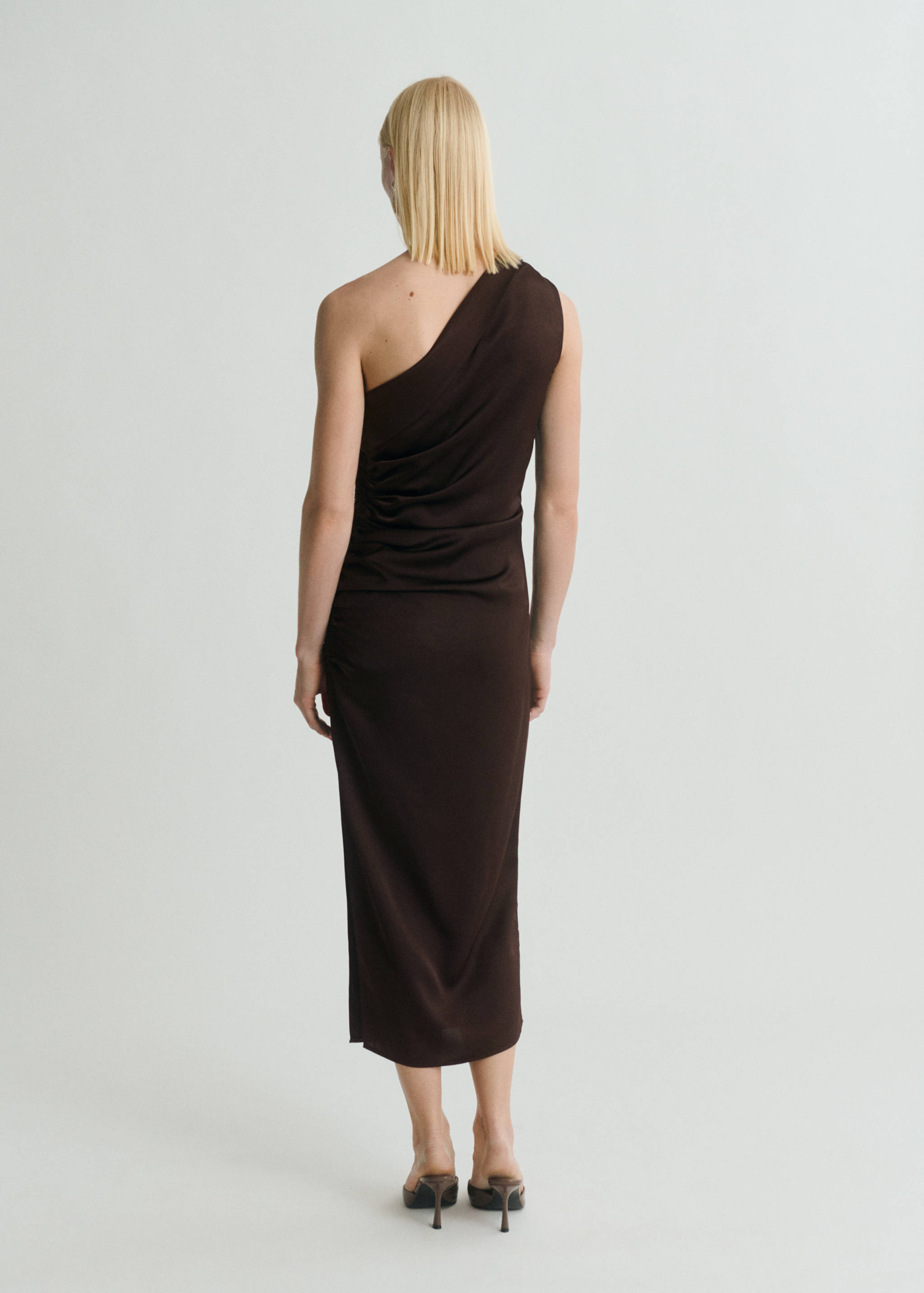 Asymmetrical satin dress with side slits - Reverse of the article