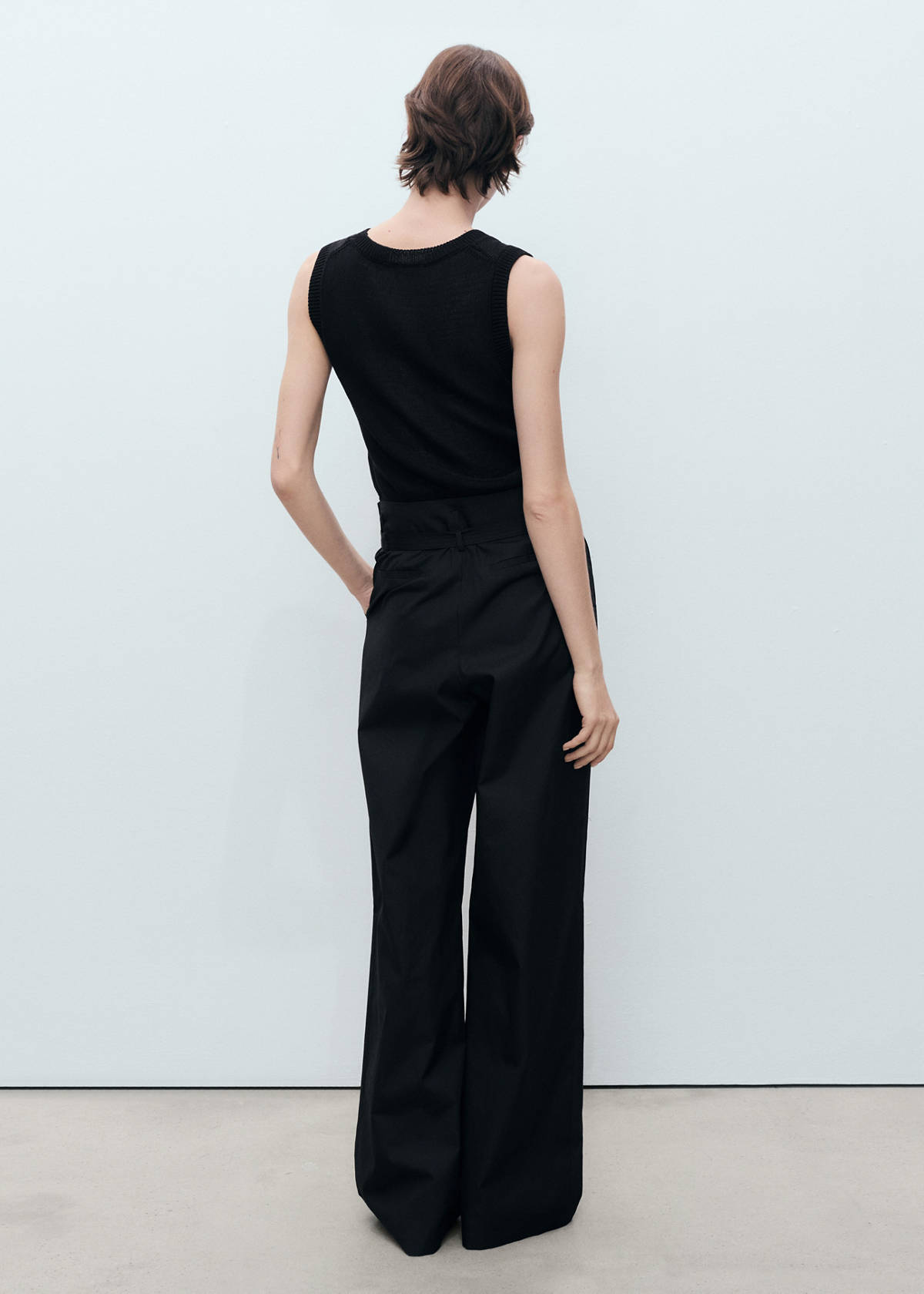 Wide leg trousers with belt — Black