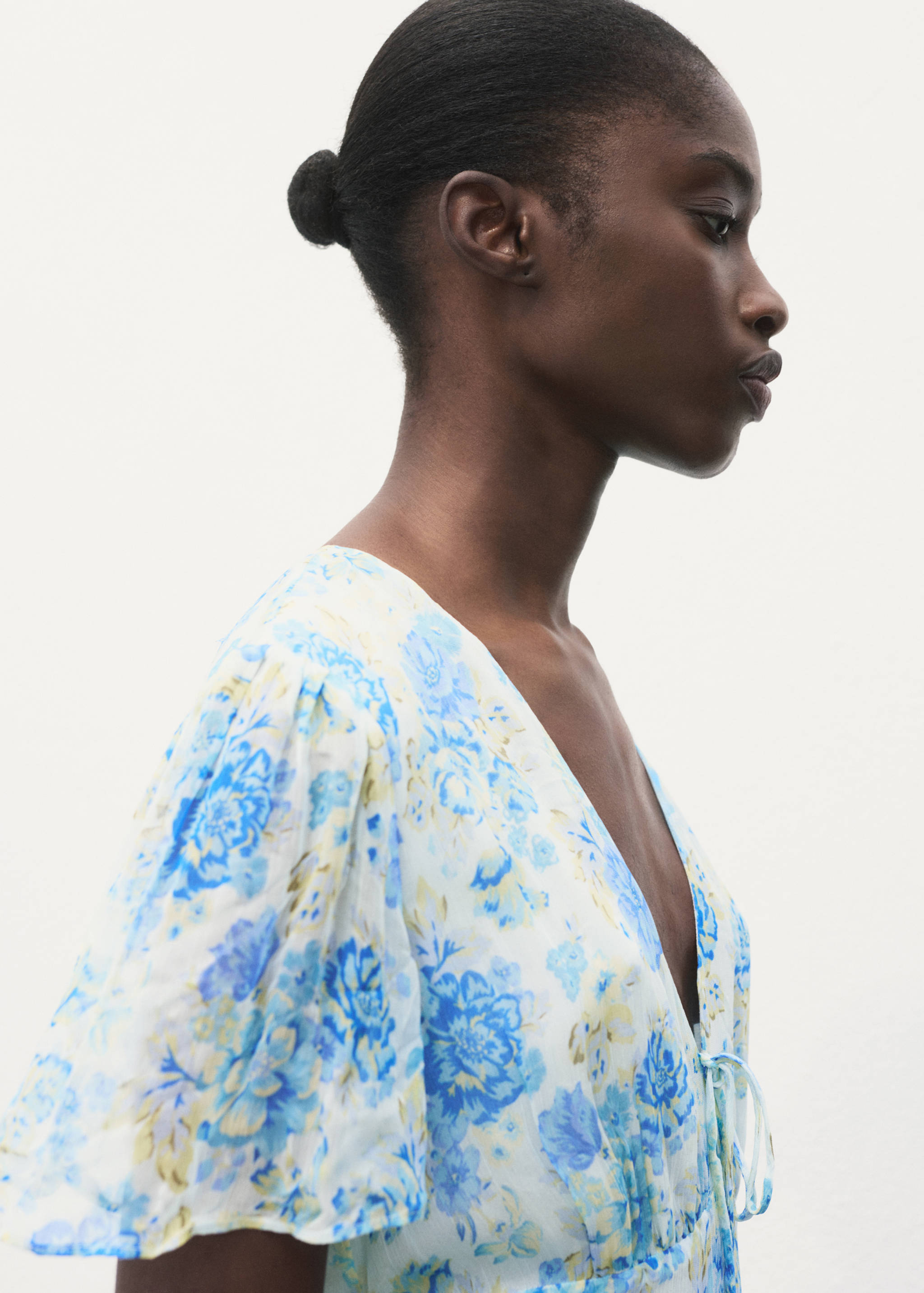 Robe midi à fleurs et manches courtes - Détail de l'article 1