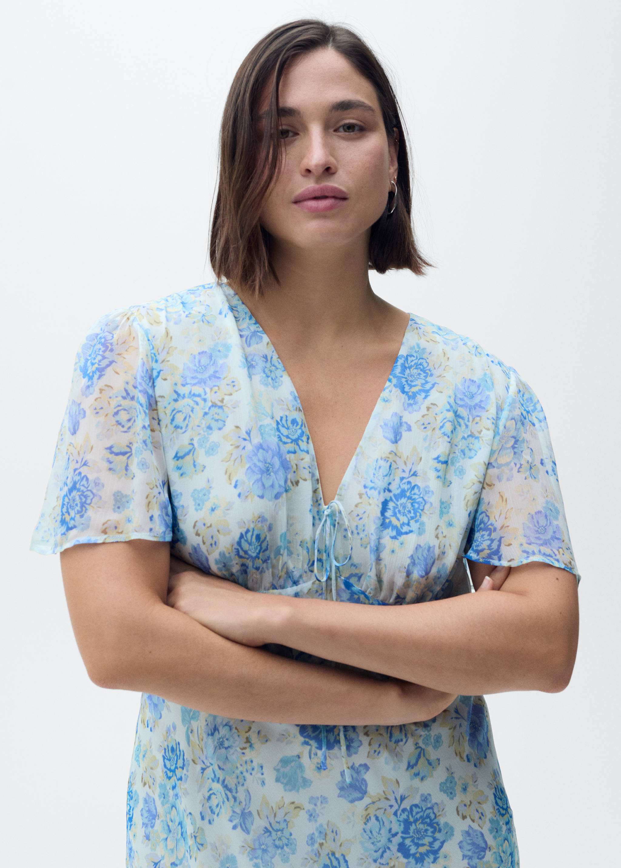 Robe midi à fleurs et manches courtes - Détail de l'article 4