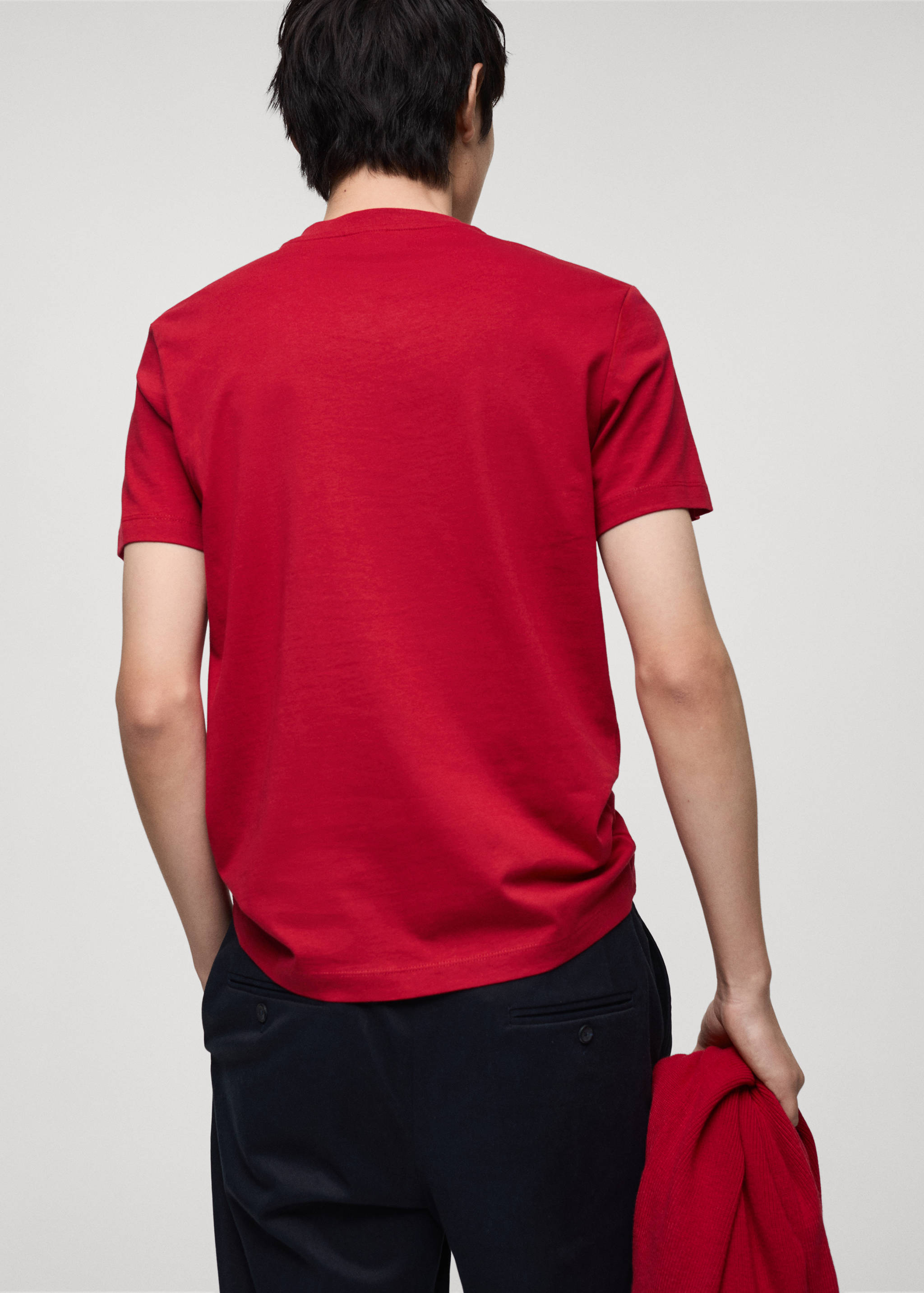 100% cotton slim-fit V-neck t-shirt - Reverse of the article