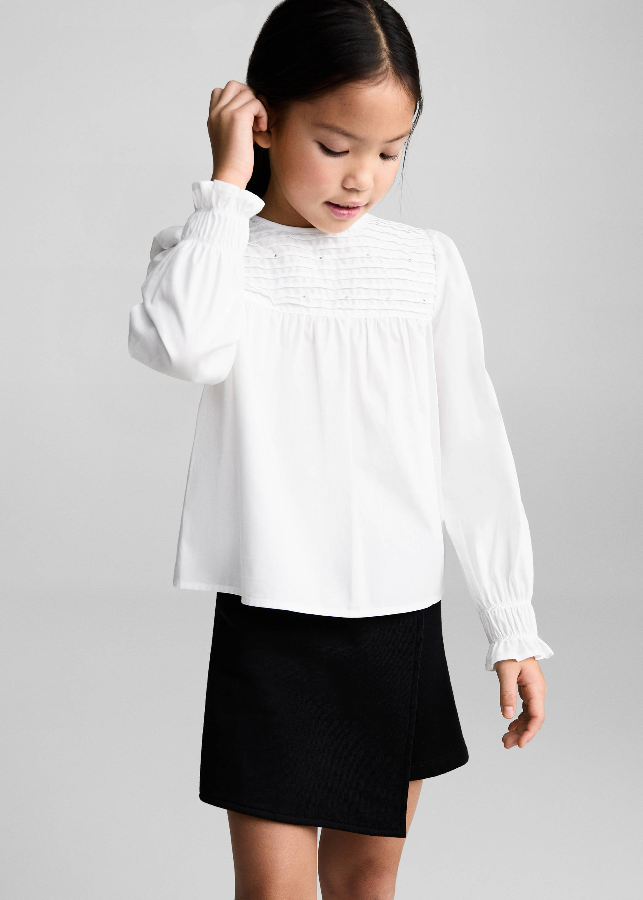 Rhinestone pleated blouse - Medium plane
