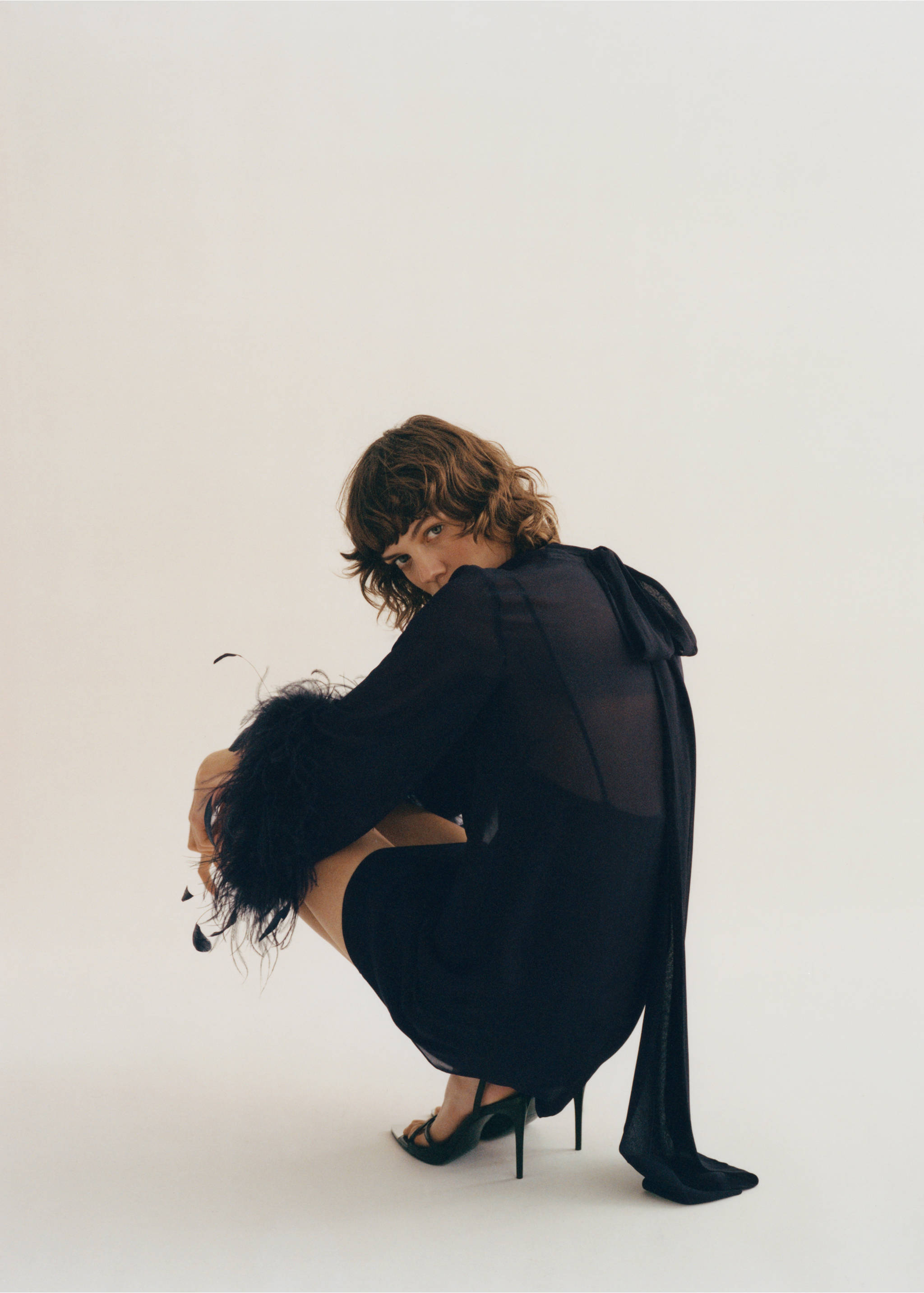 Semi-transparent feather dress - Details of the article 2, Night Blue. Ref: 87020274-00.